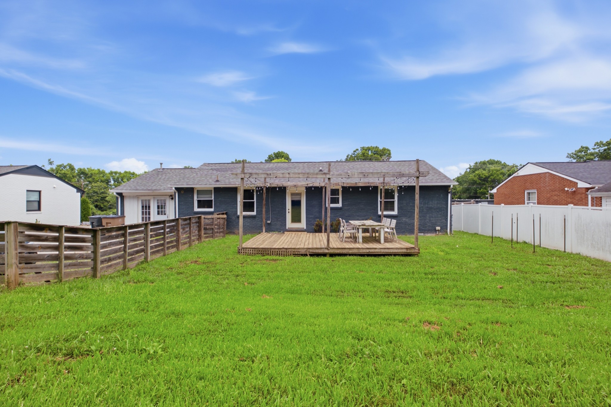547 Harding Pl