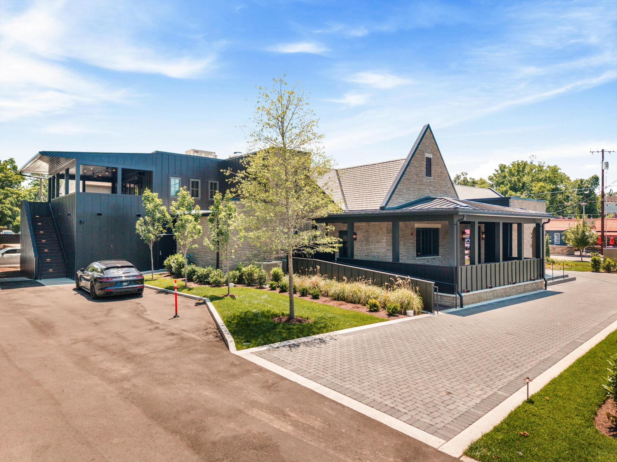 122 38th Ave, N