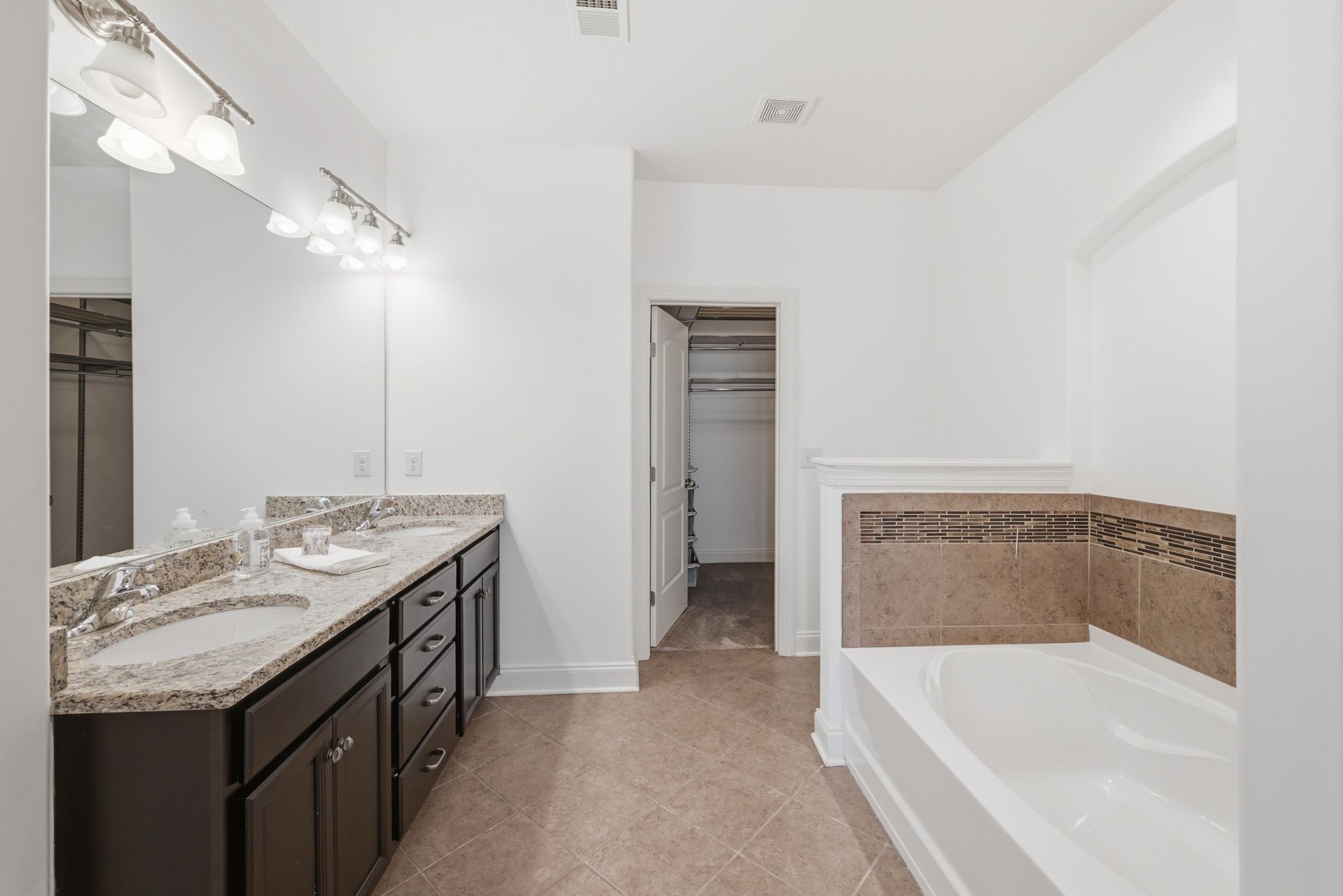 918 Silkwood Cir