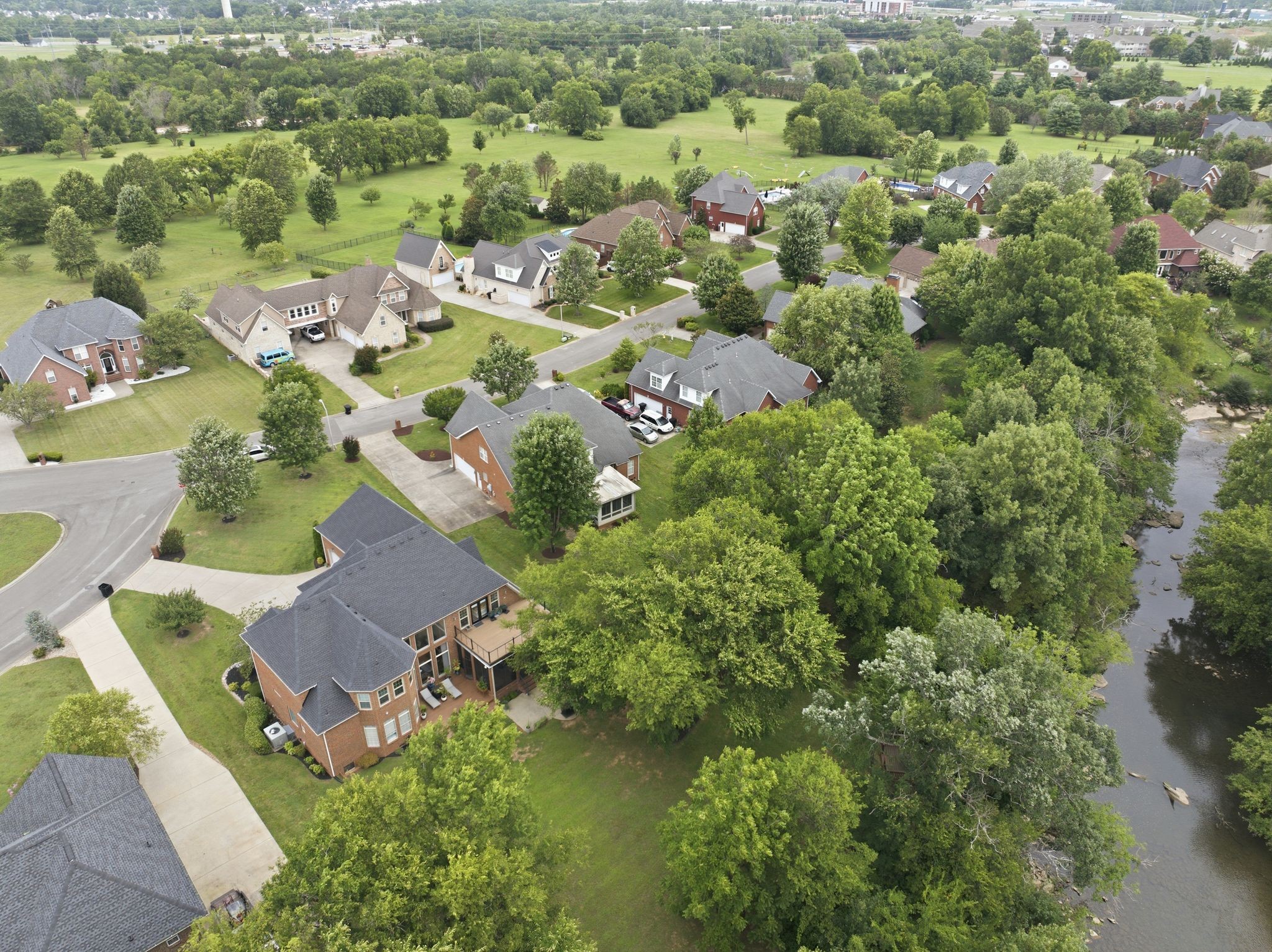 1939 Cliffview Ct