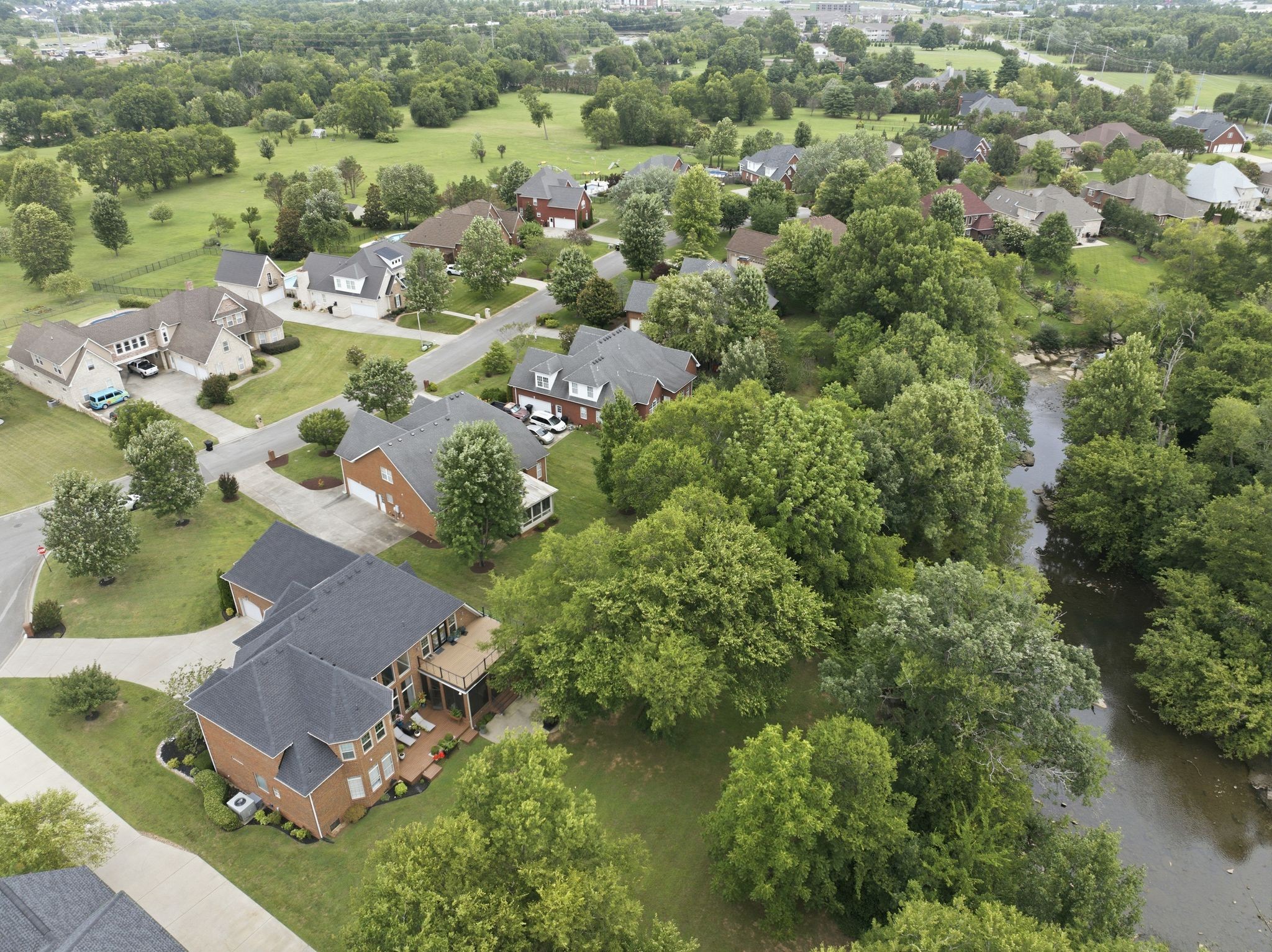 1939 Cliffview Ct