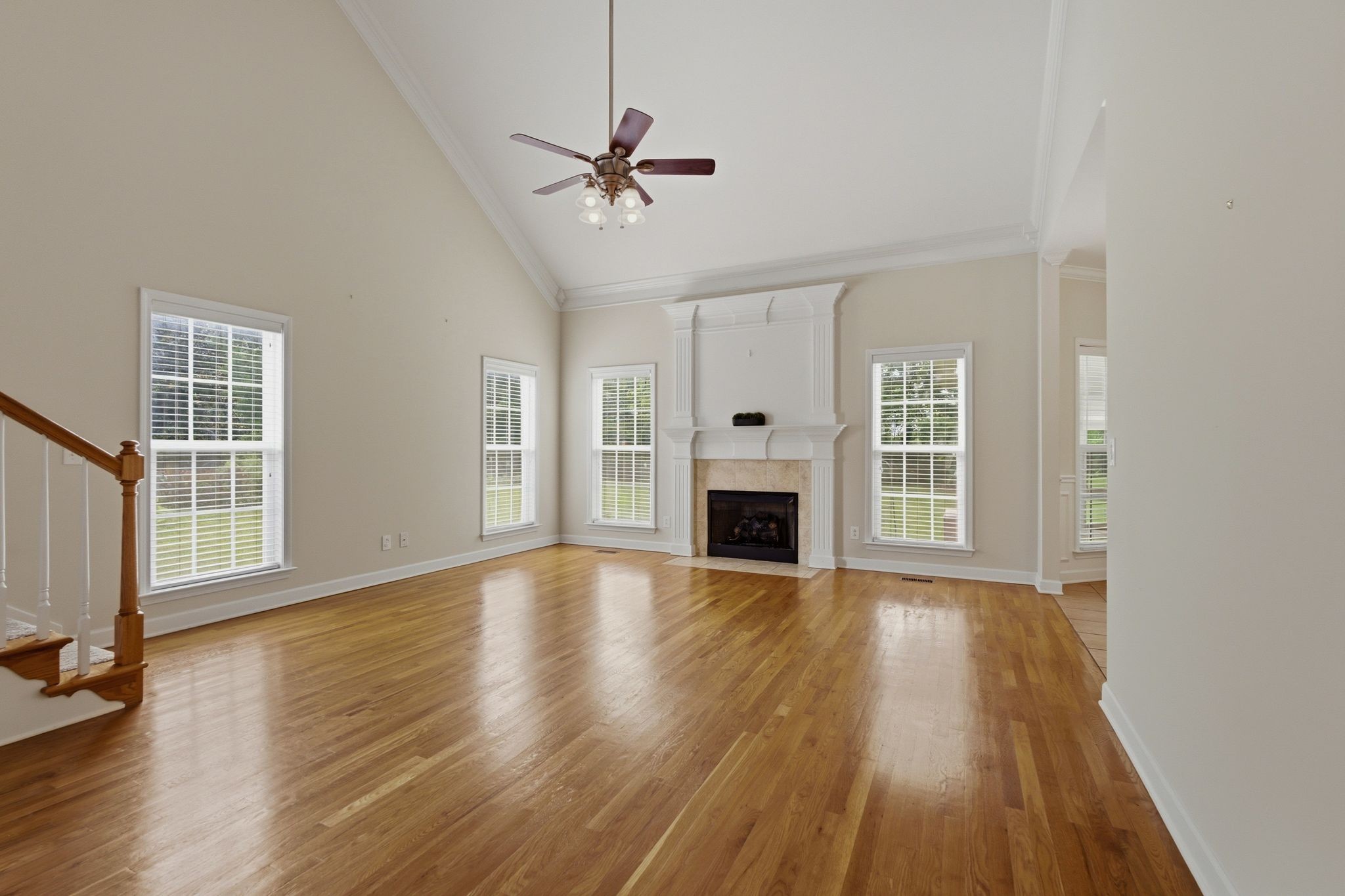 1939 Cliffview Ct