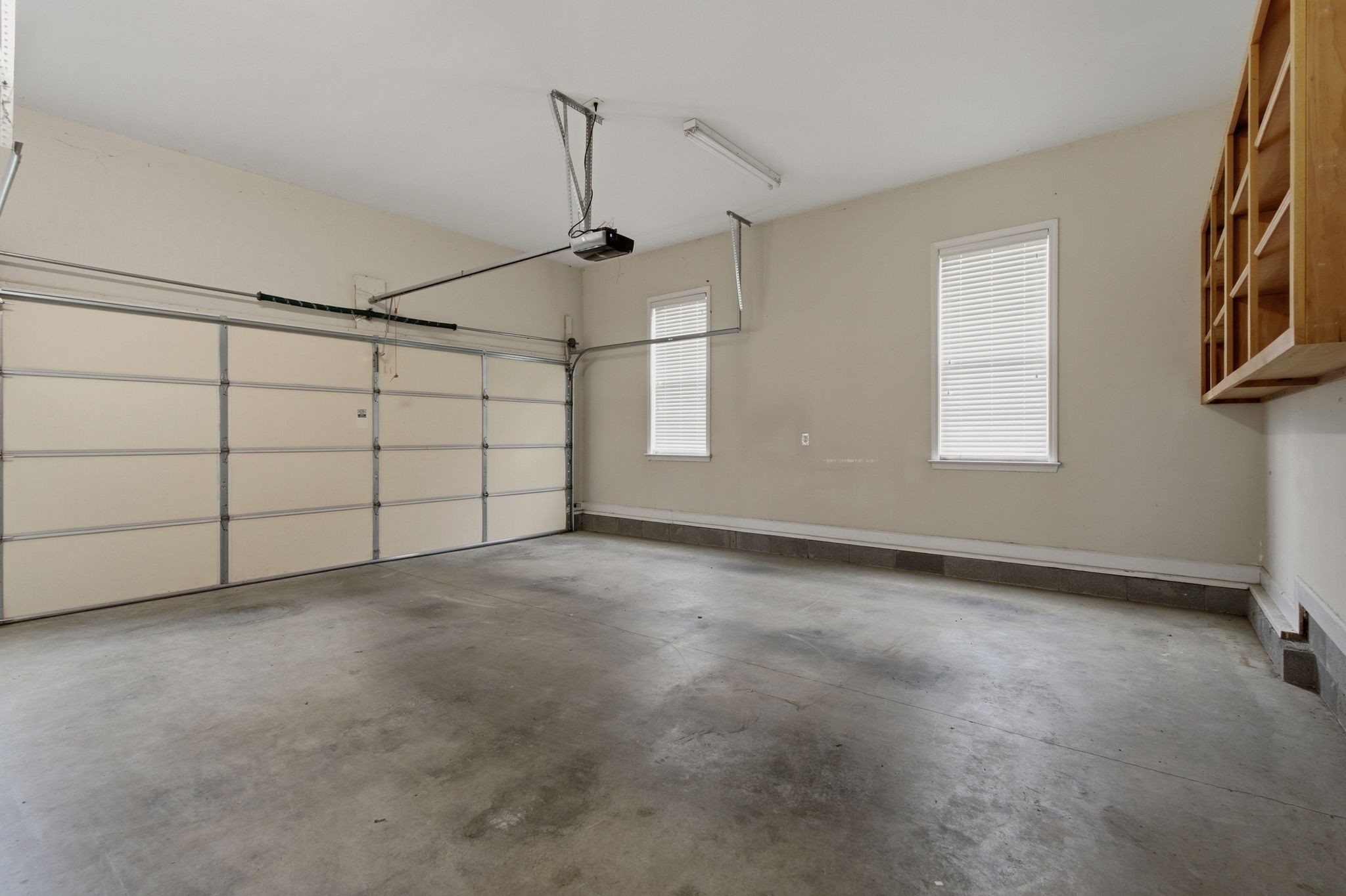 1939 Cliffview Ct