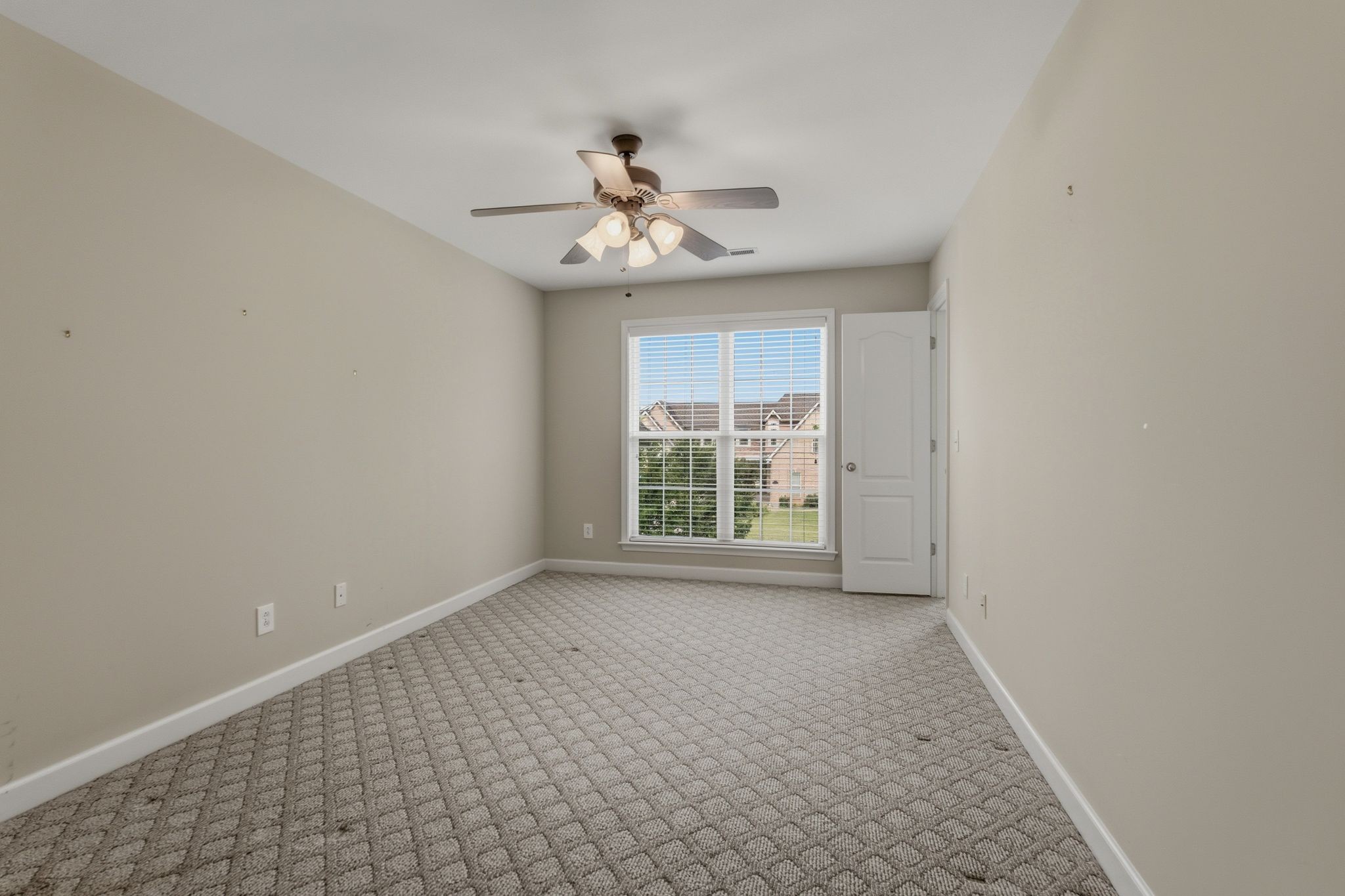 1939 Cliffview Ct
