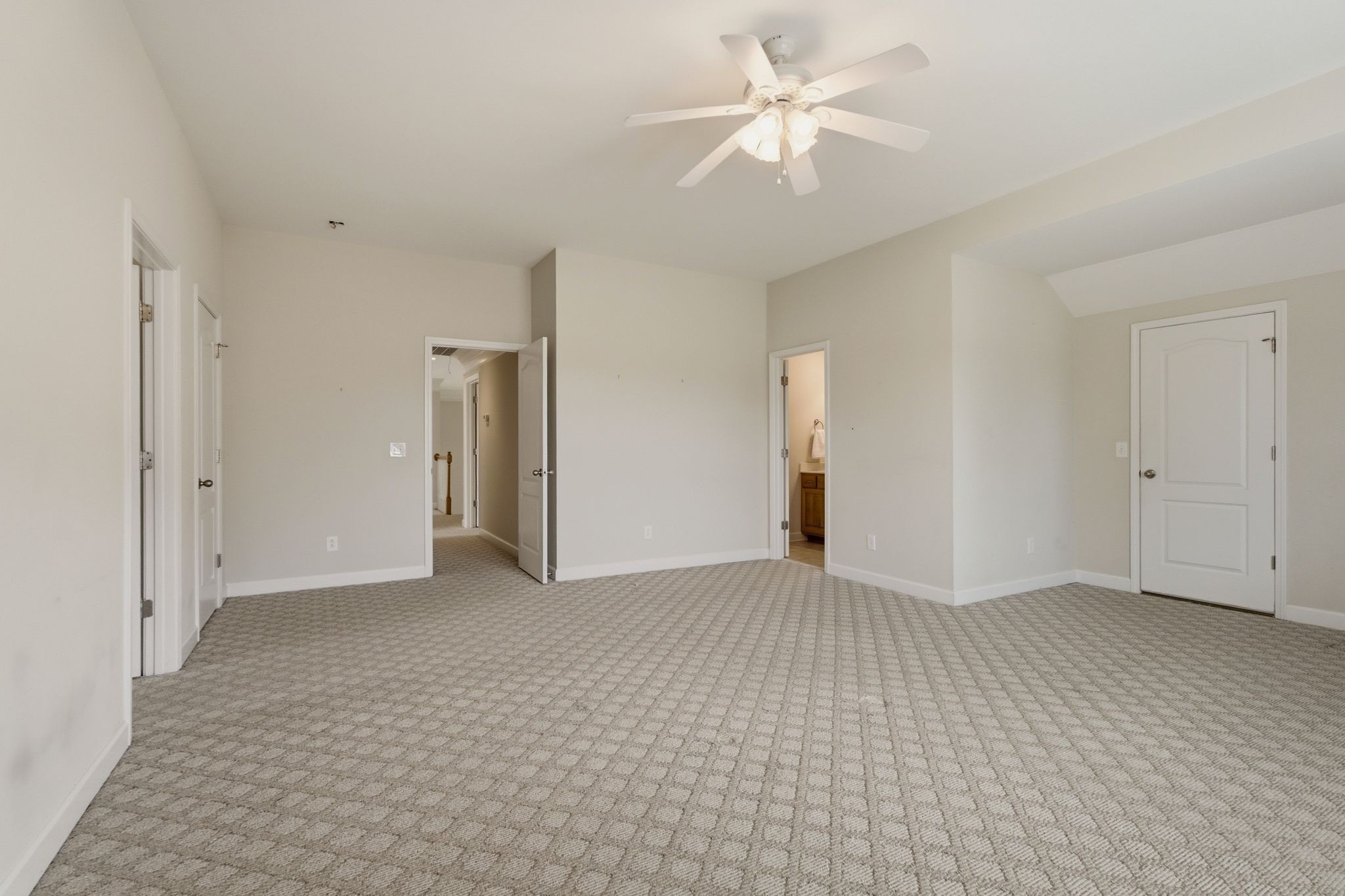 1939 Cliffview Ct