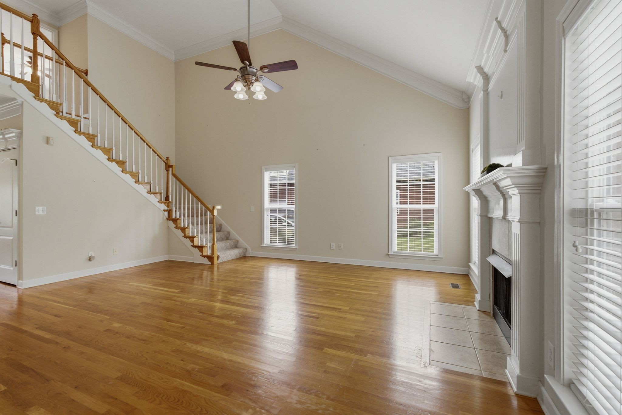 1939 Cliffview Ct