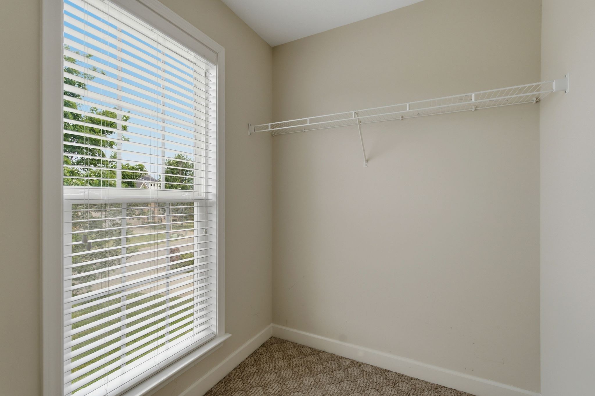 1939 Cliffview Ct