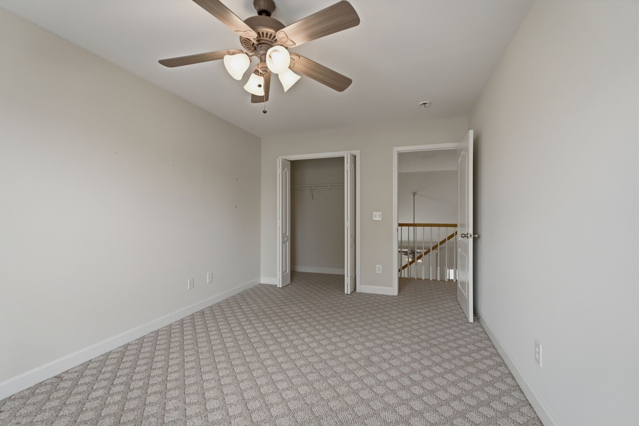 1939 Cliffview Ct