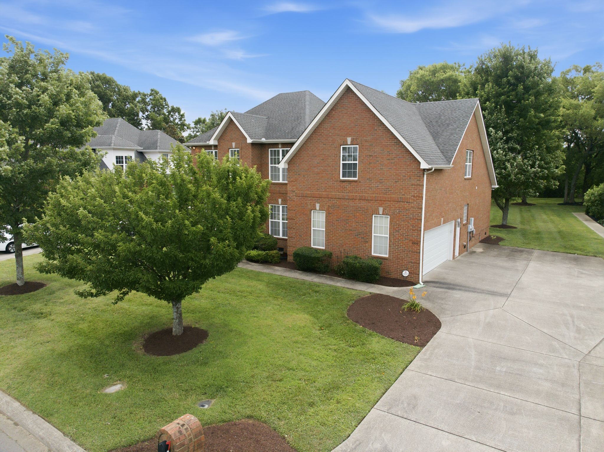 1939 Cliffview Ct