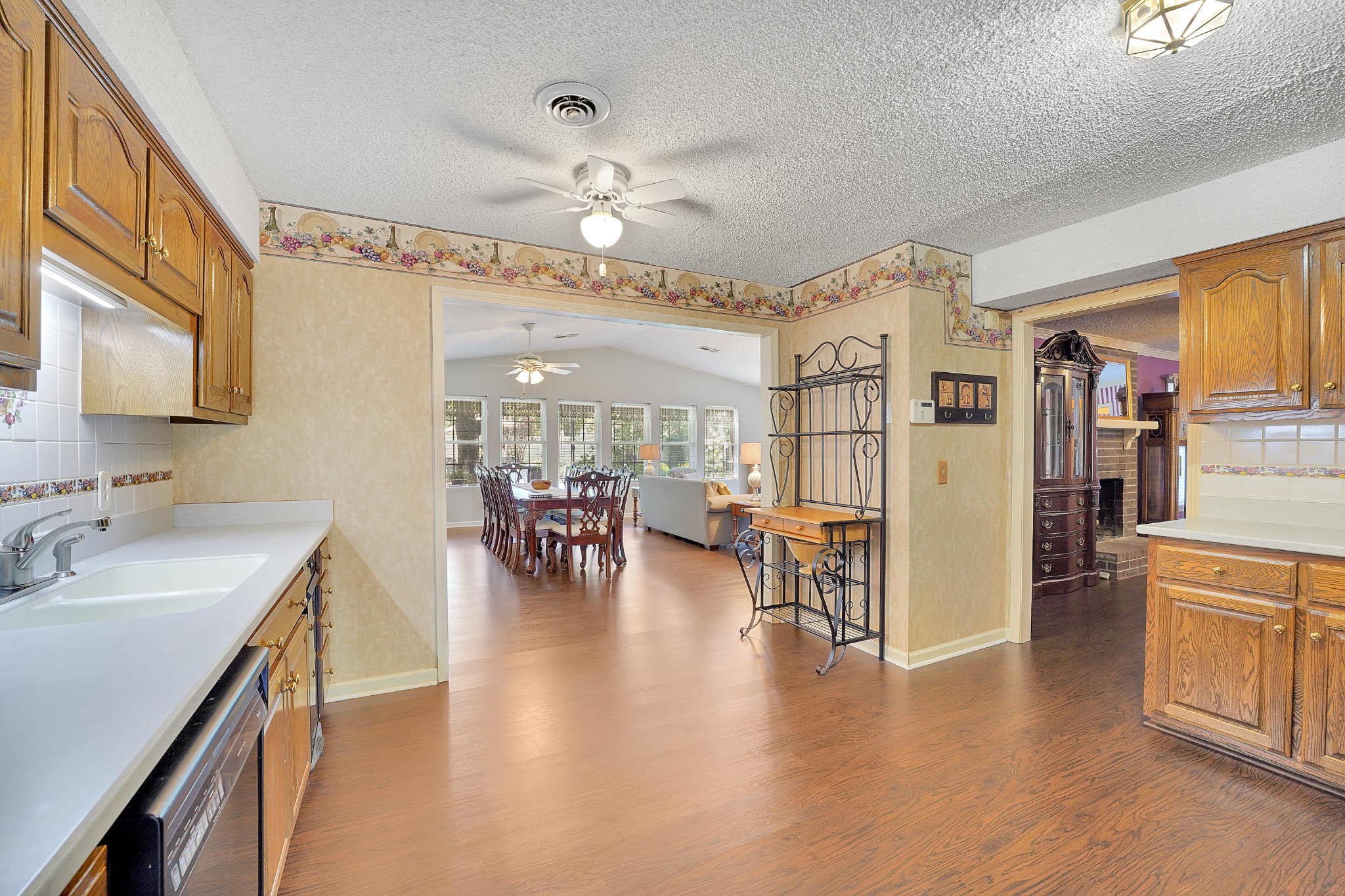 132 Clearlake Dr, E