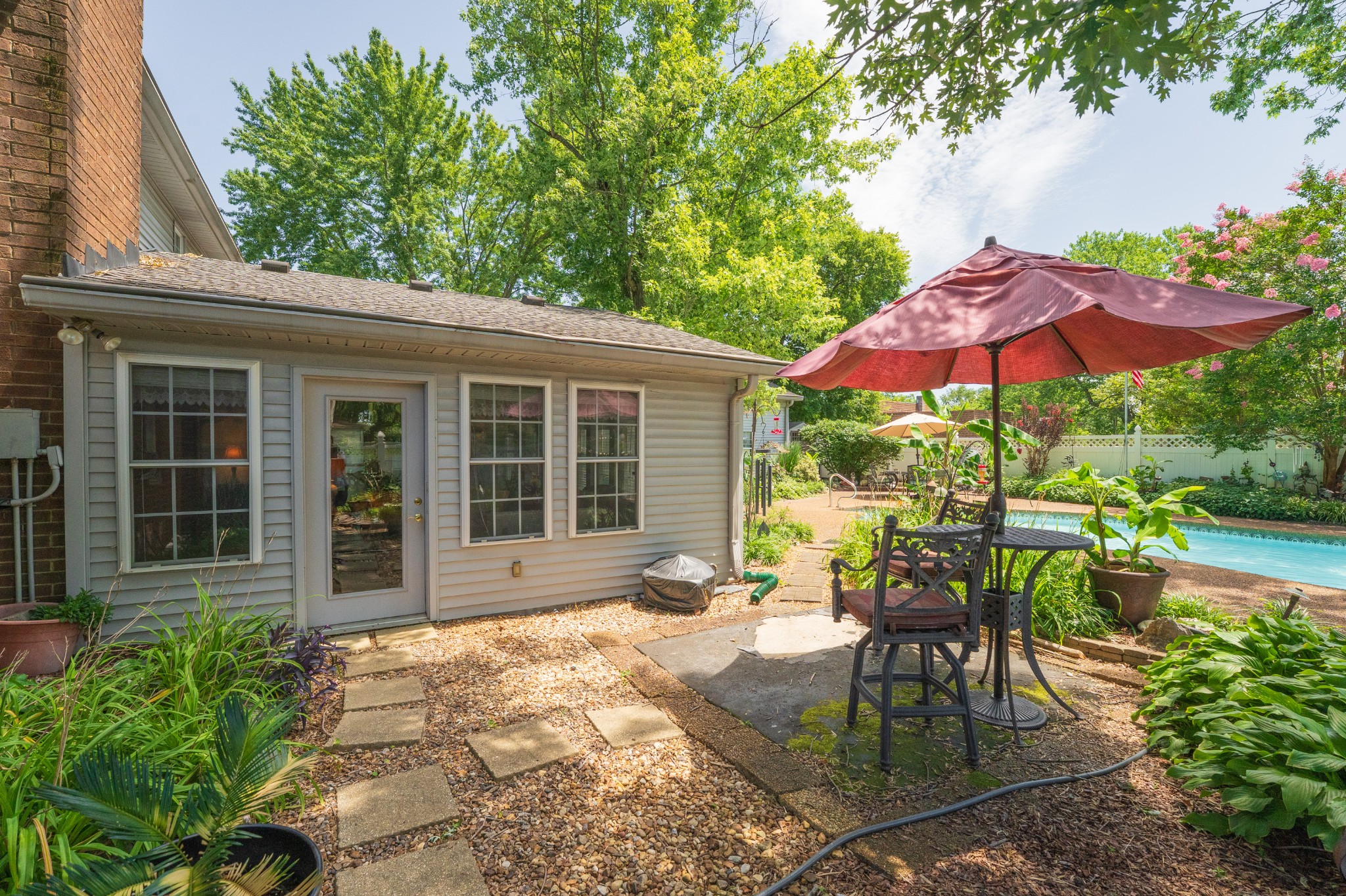 132 Clearlake Dr, E