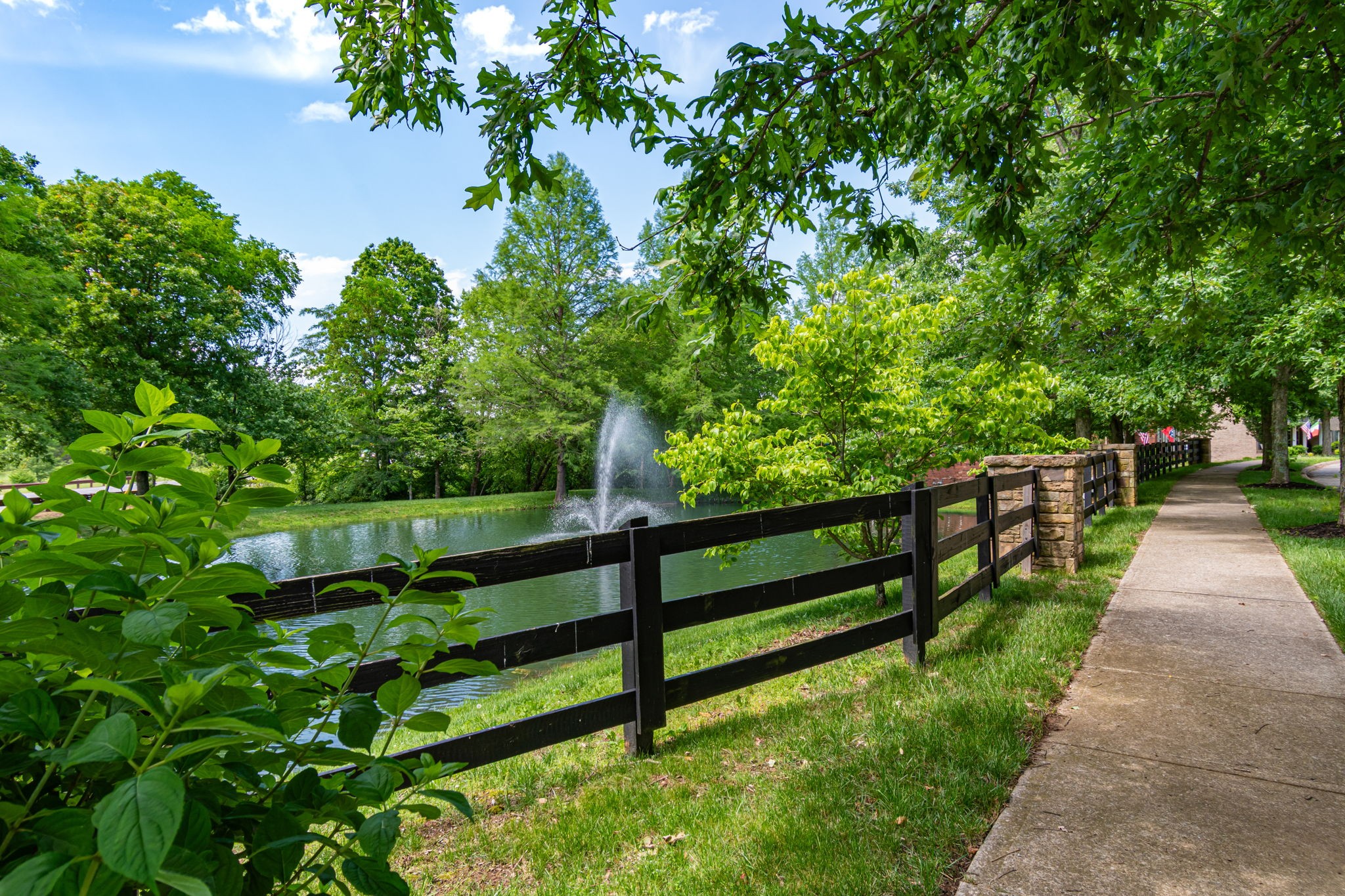 2060 Bushnell Farm Dr