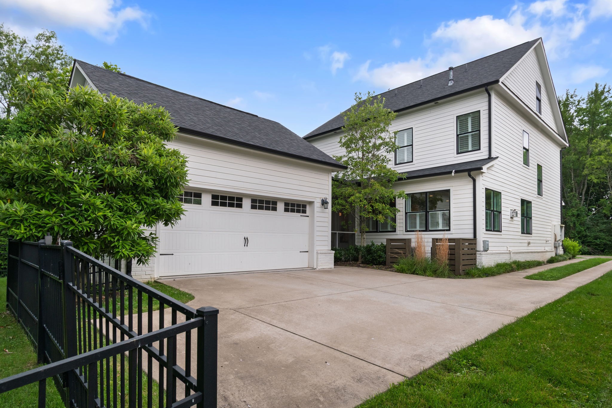 2060 Bushnell Farm Dr