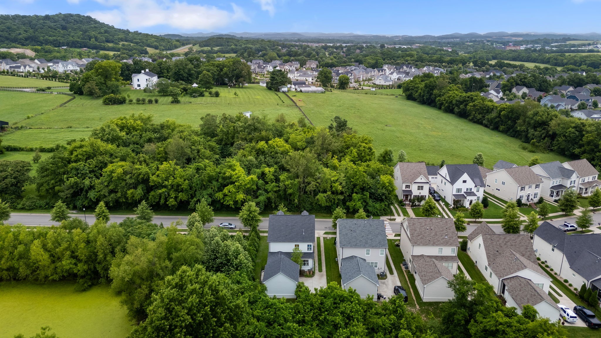 2060 Bushnell Farm Dr