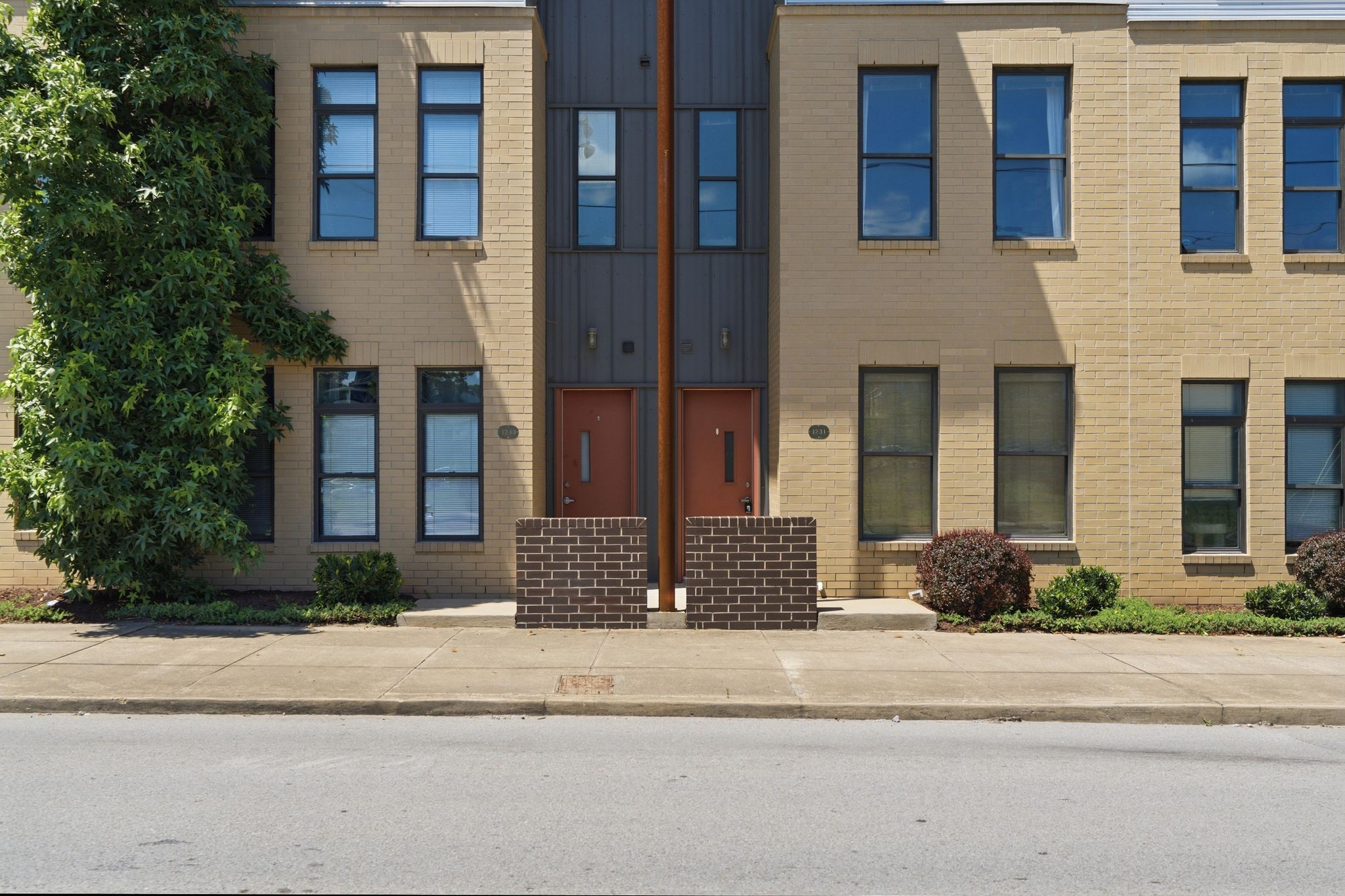 1231 4th Ave, S