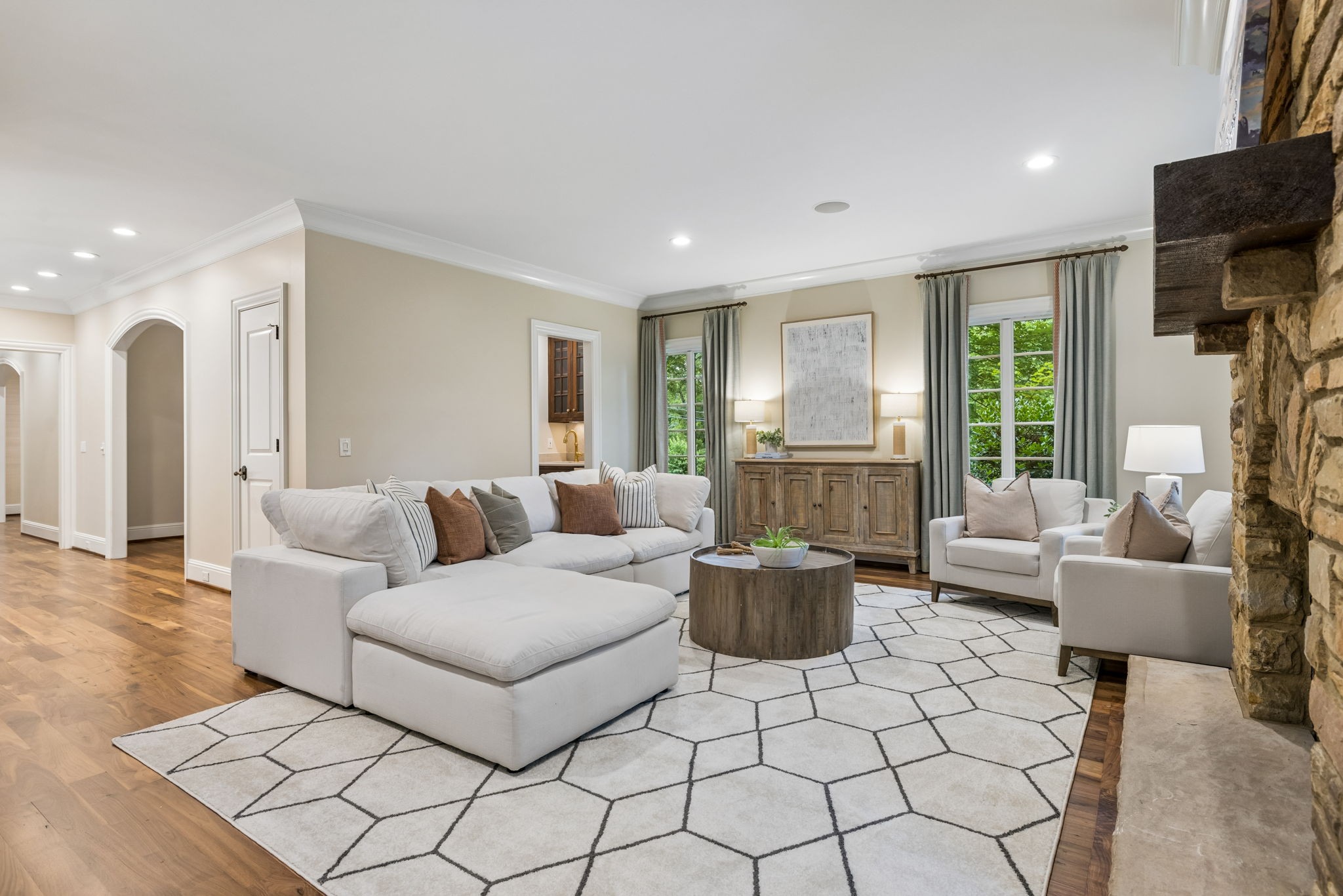 2127 Chickering