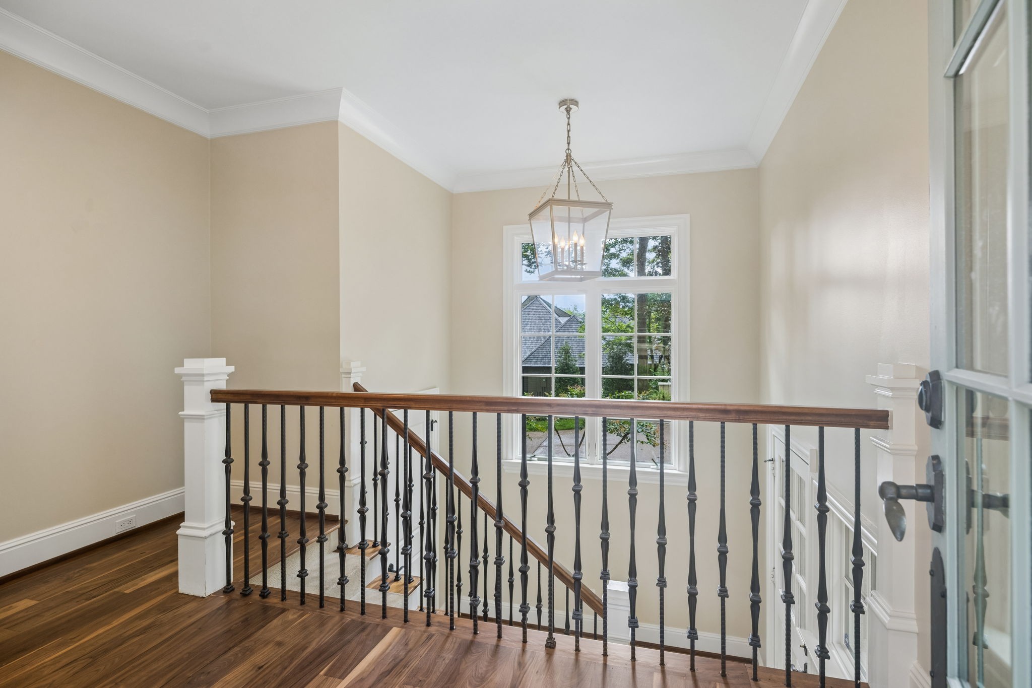 2127 Chickering
