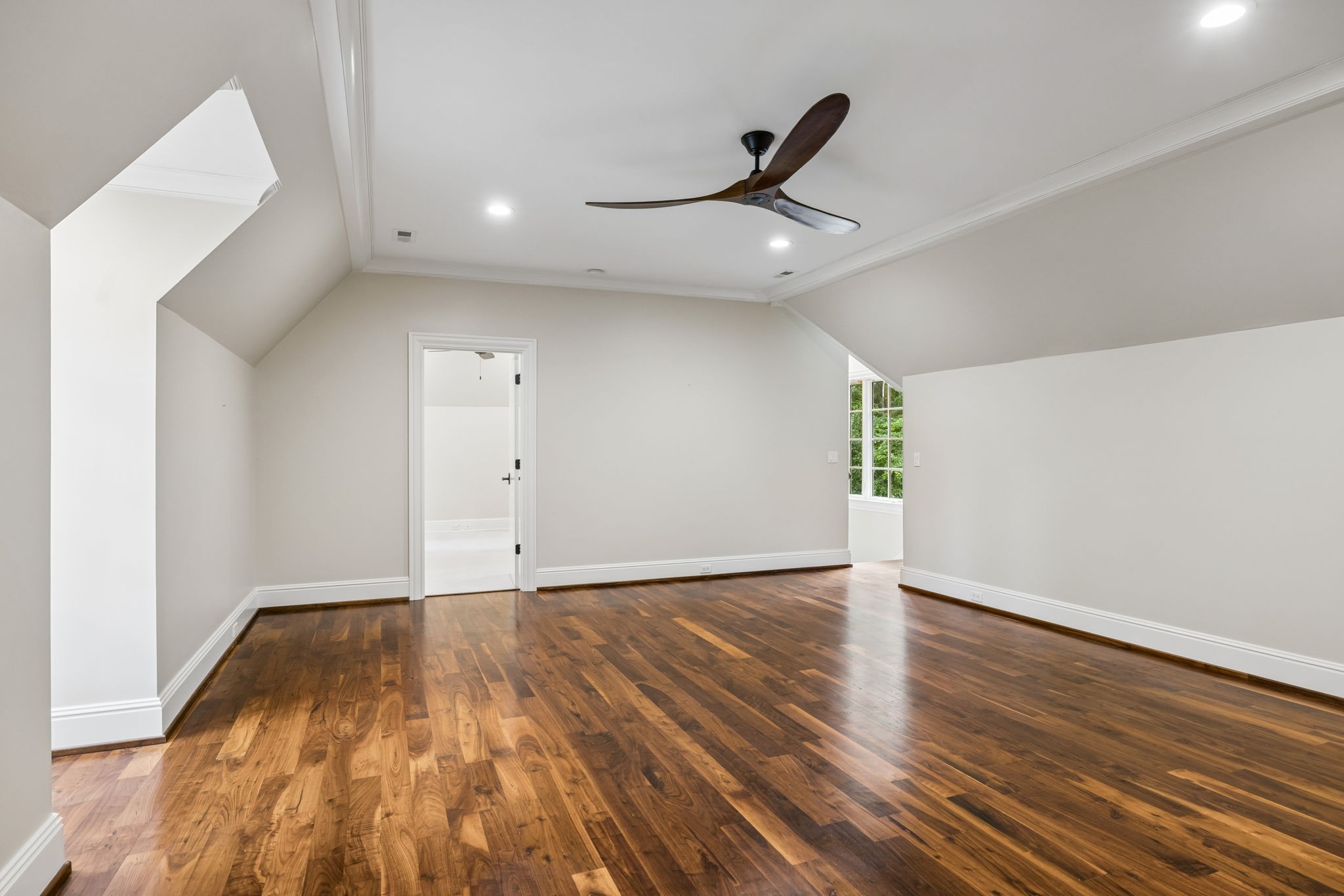 2127 Chickering