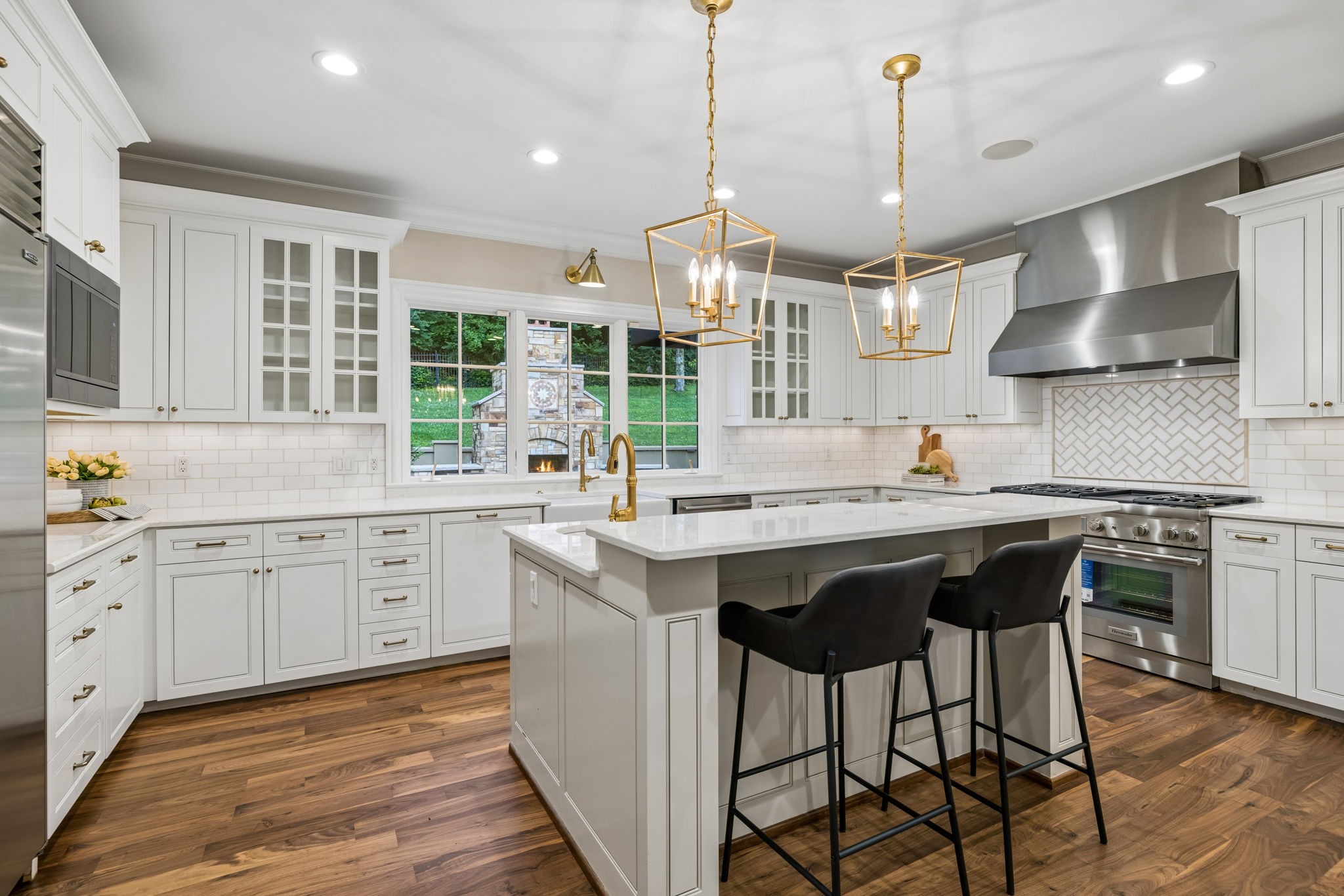 2127 Chickering