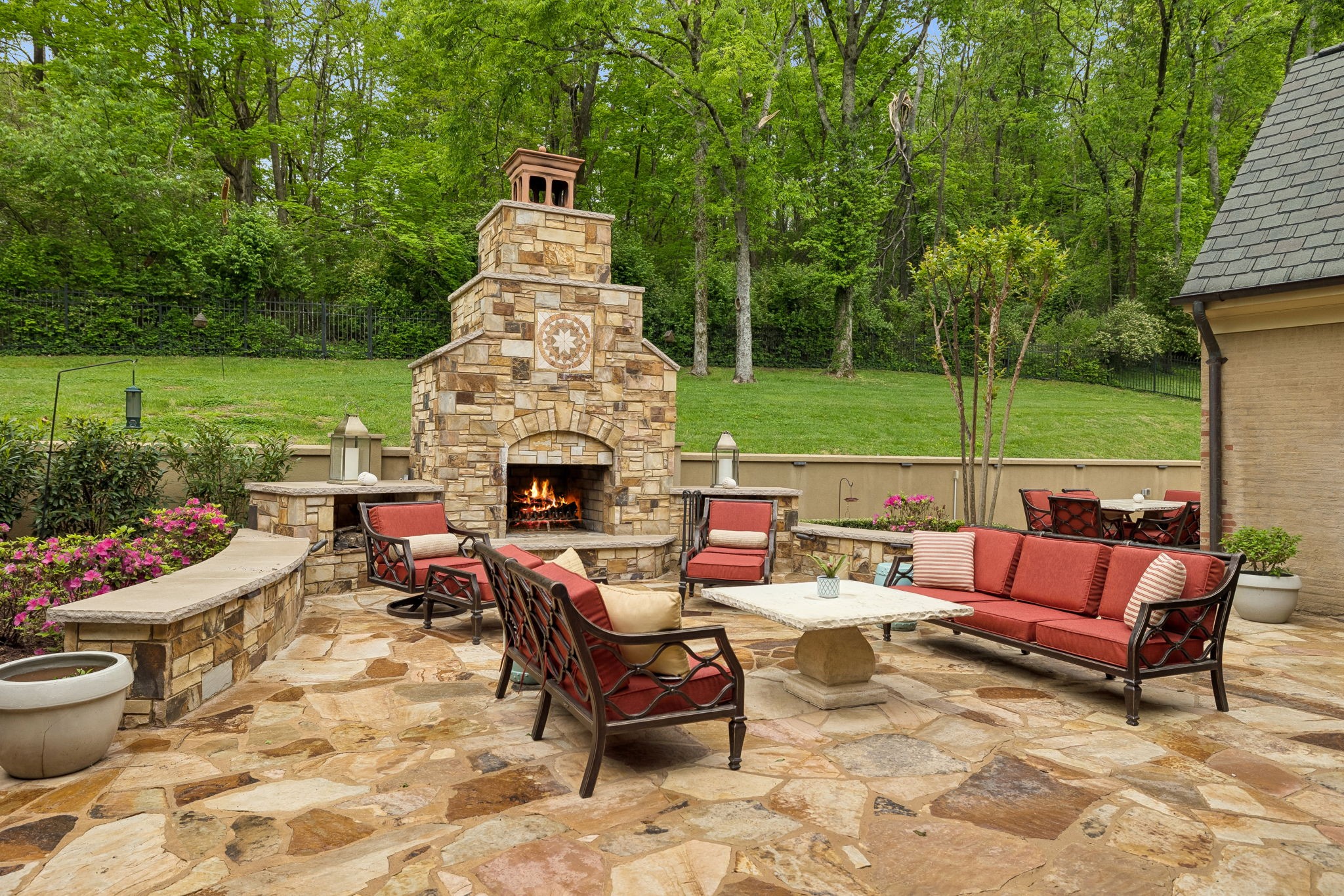 2127 Chickering