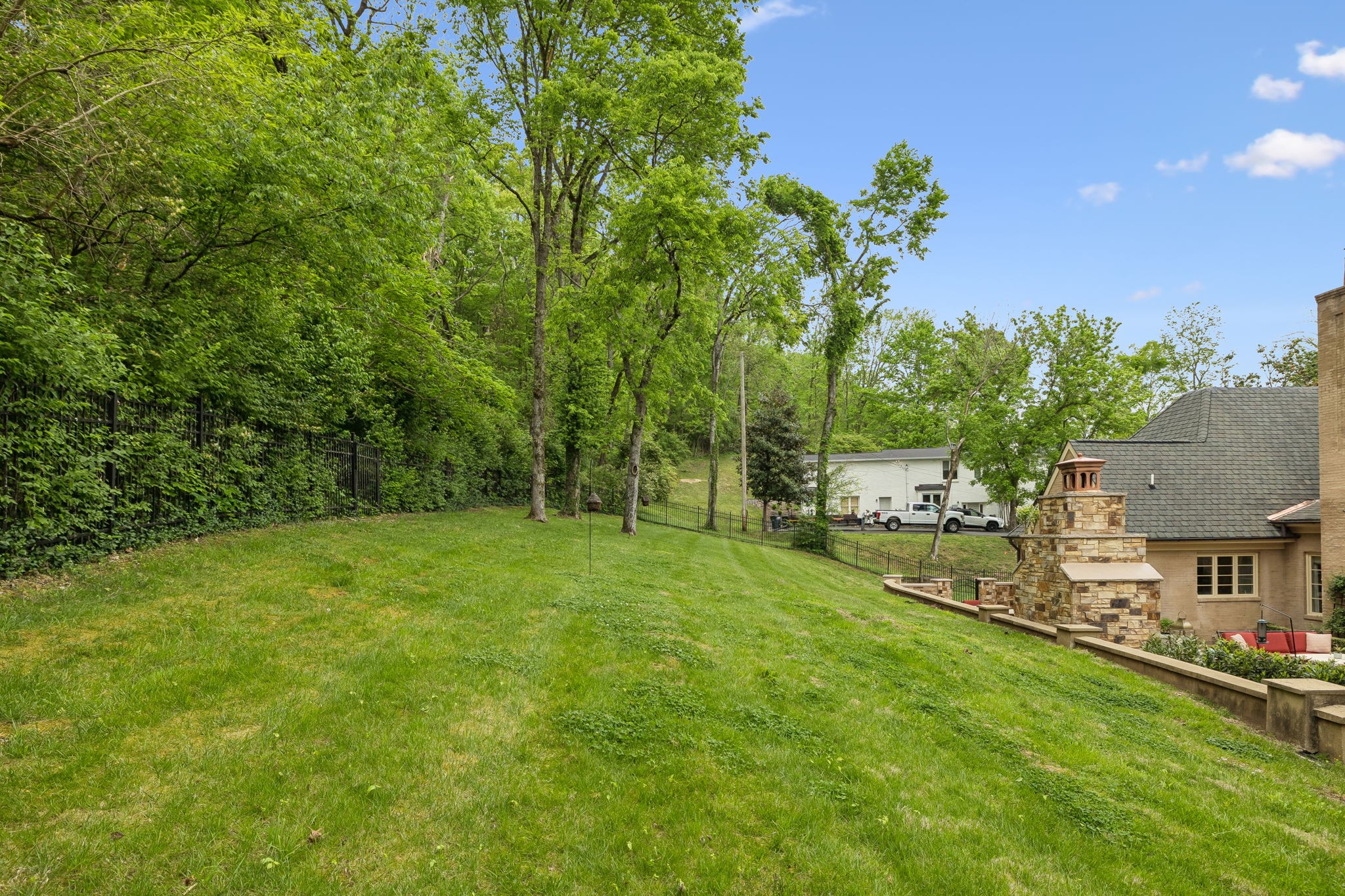 2127 Chickering