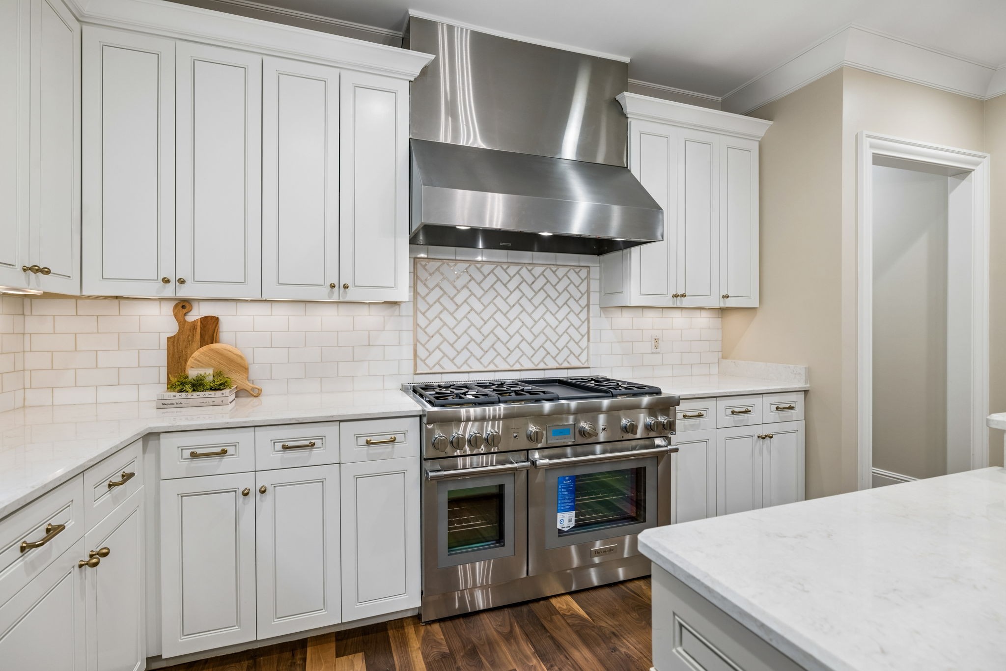 2127 Chickering