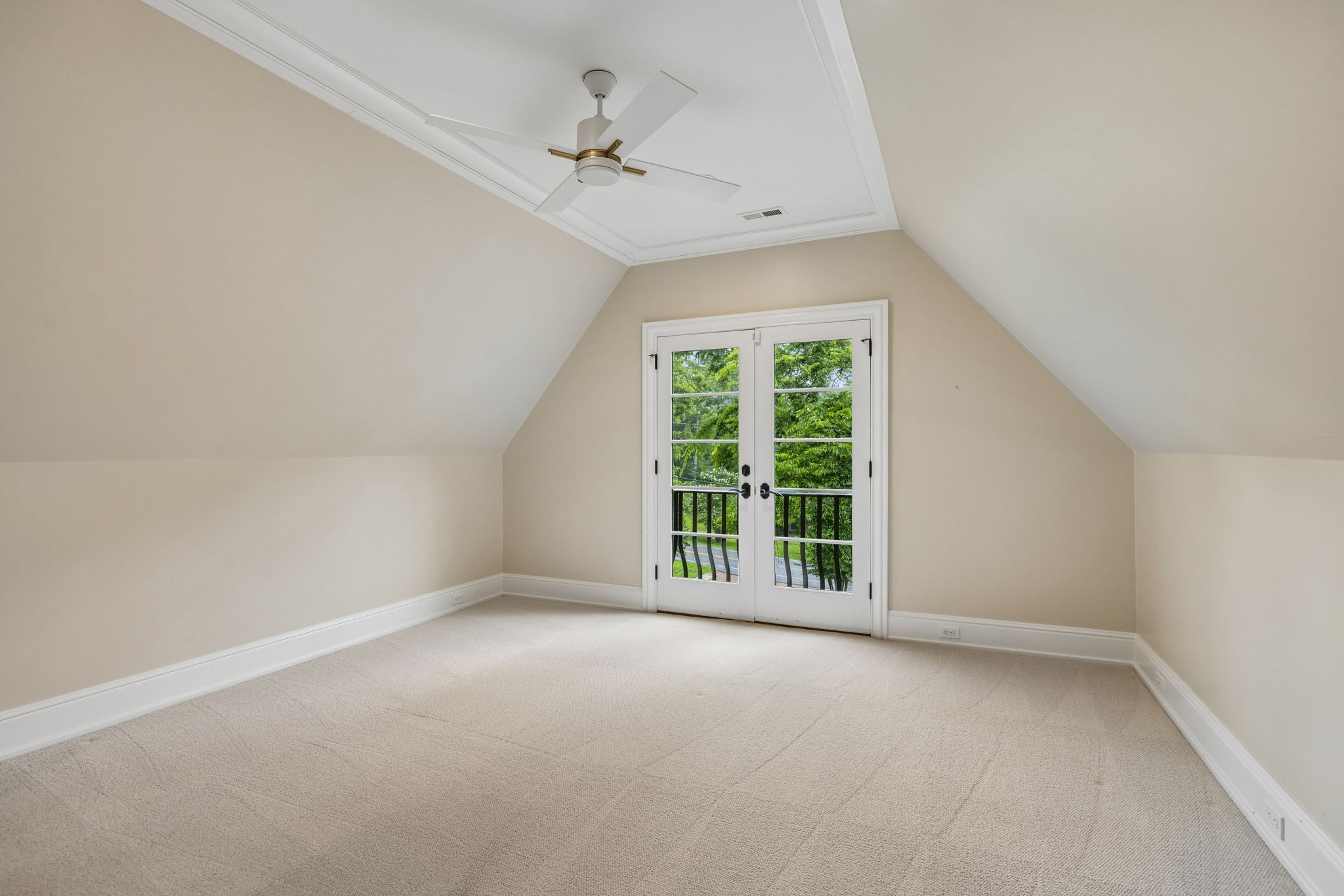 2127 Chickering