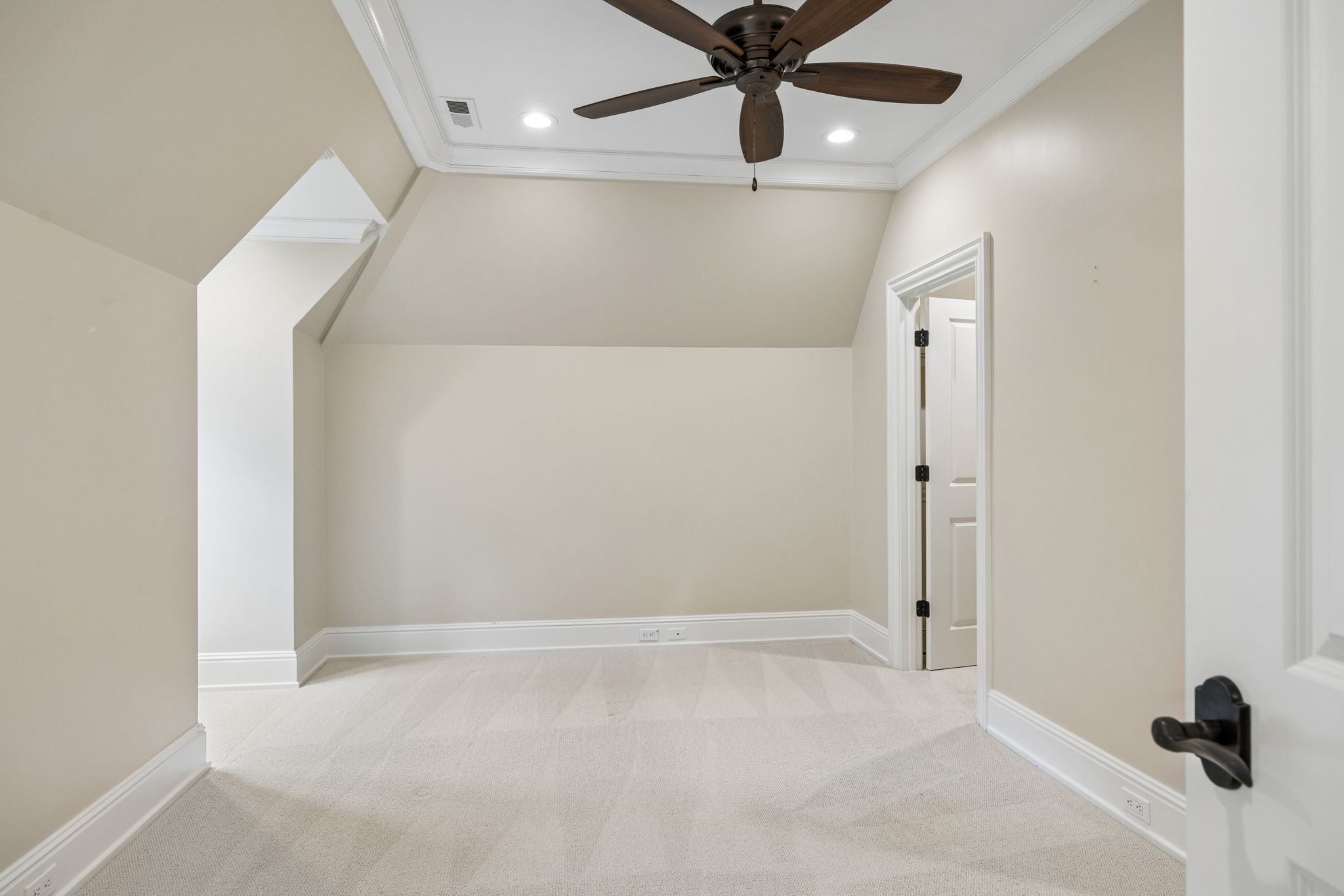 2127 Chickering