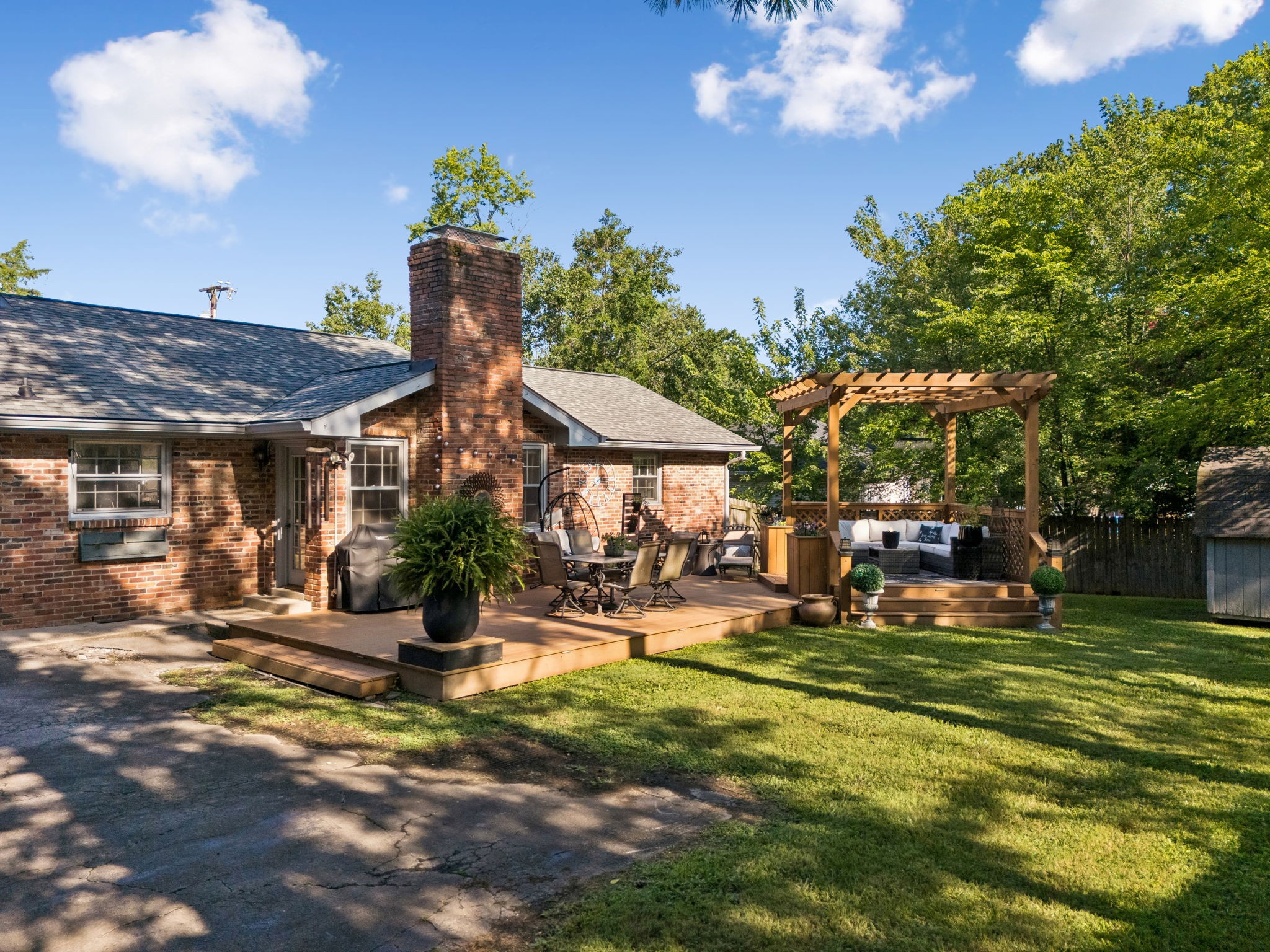 7404 Harness Dr