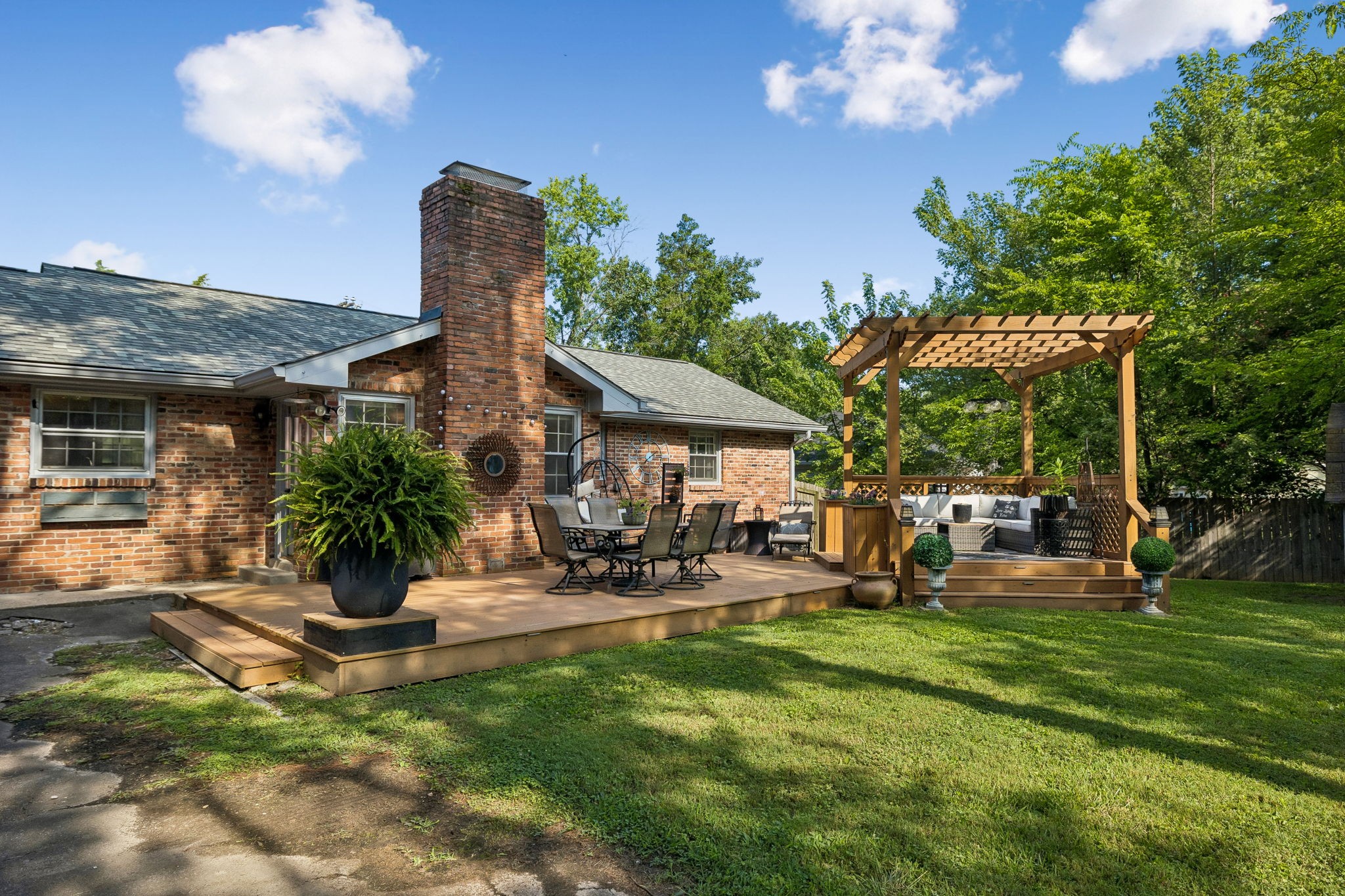 7404 Harness Dr
