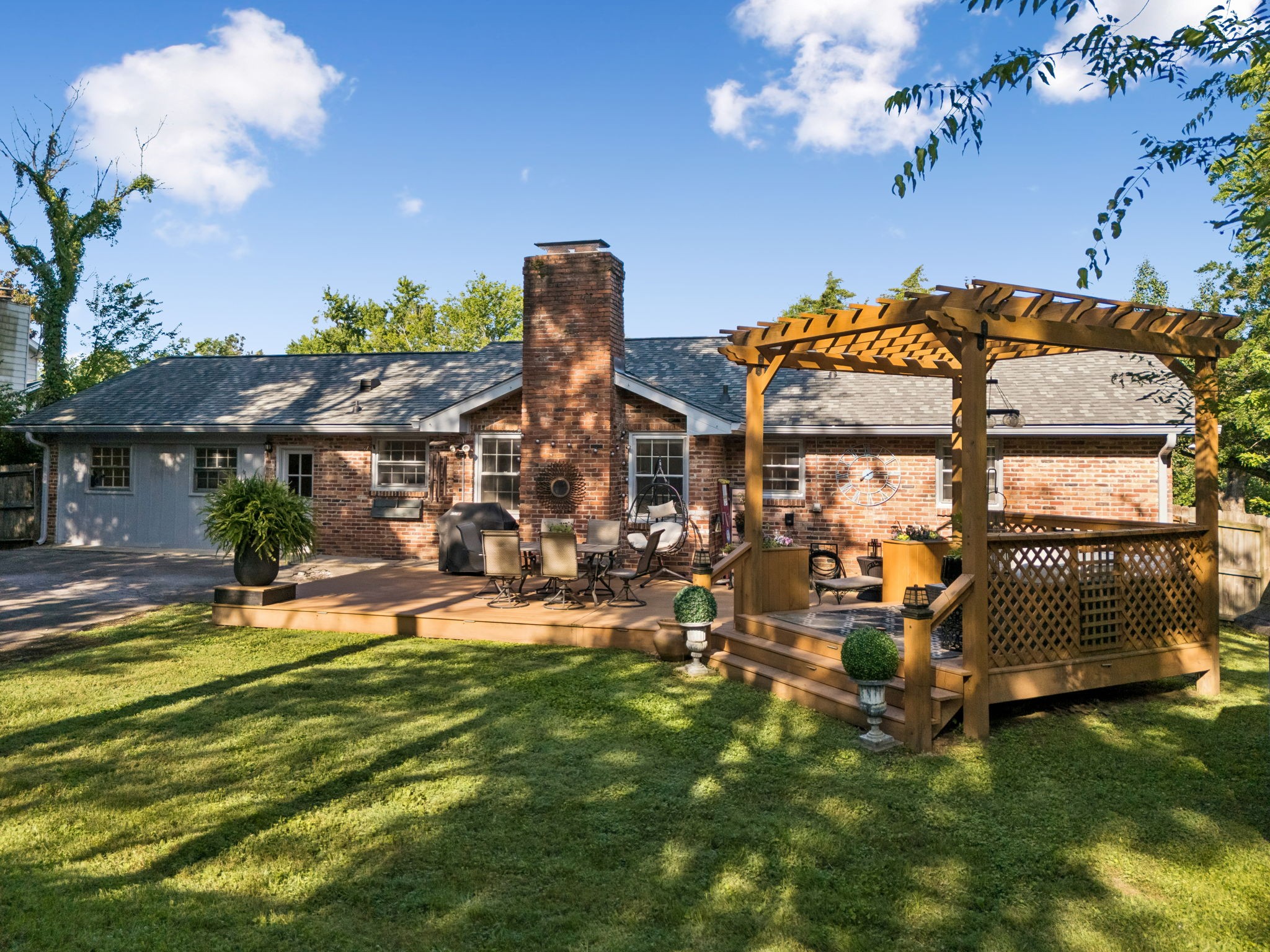 7404 Harness Dr