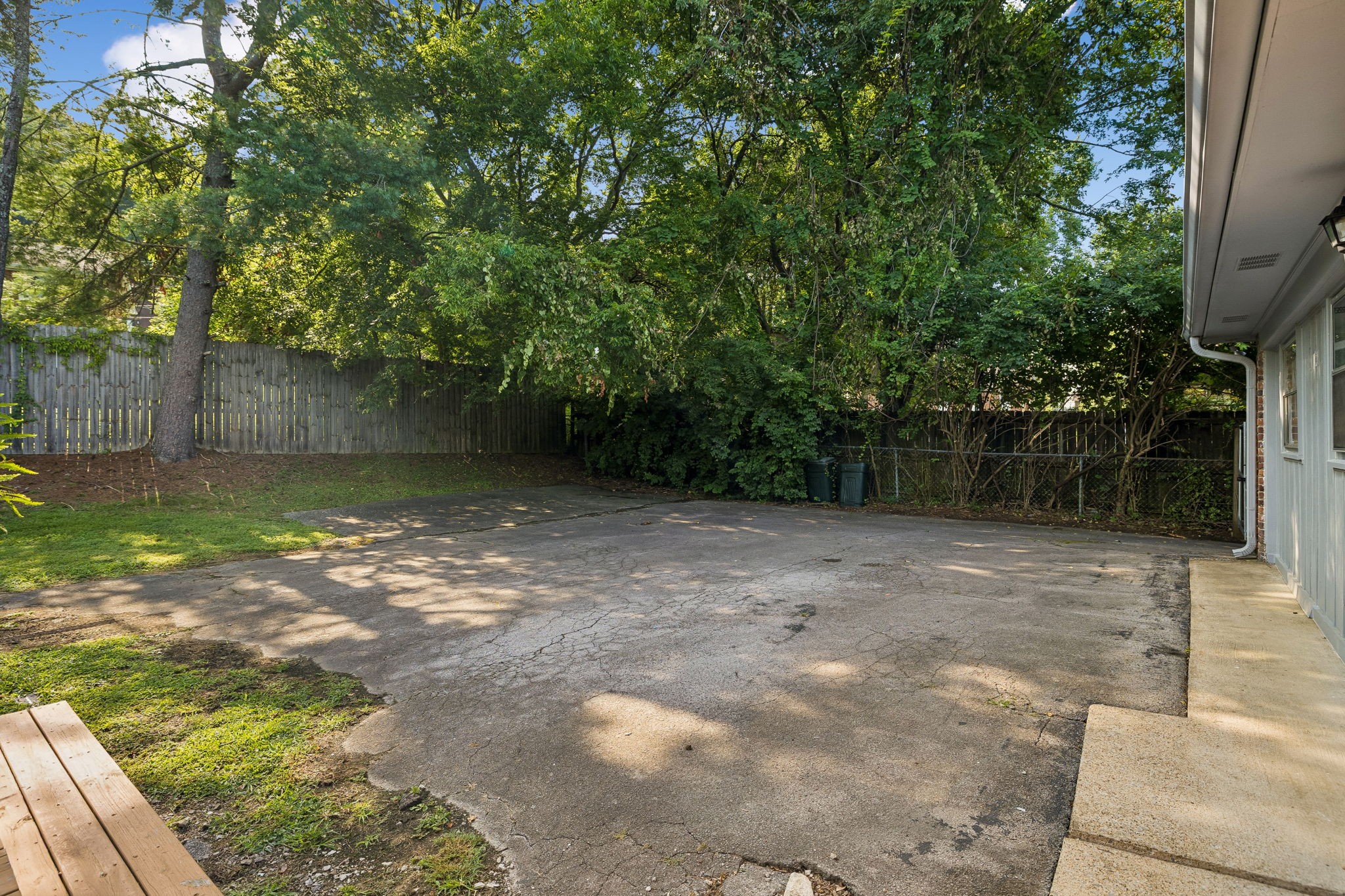 7404 Harness Dr