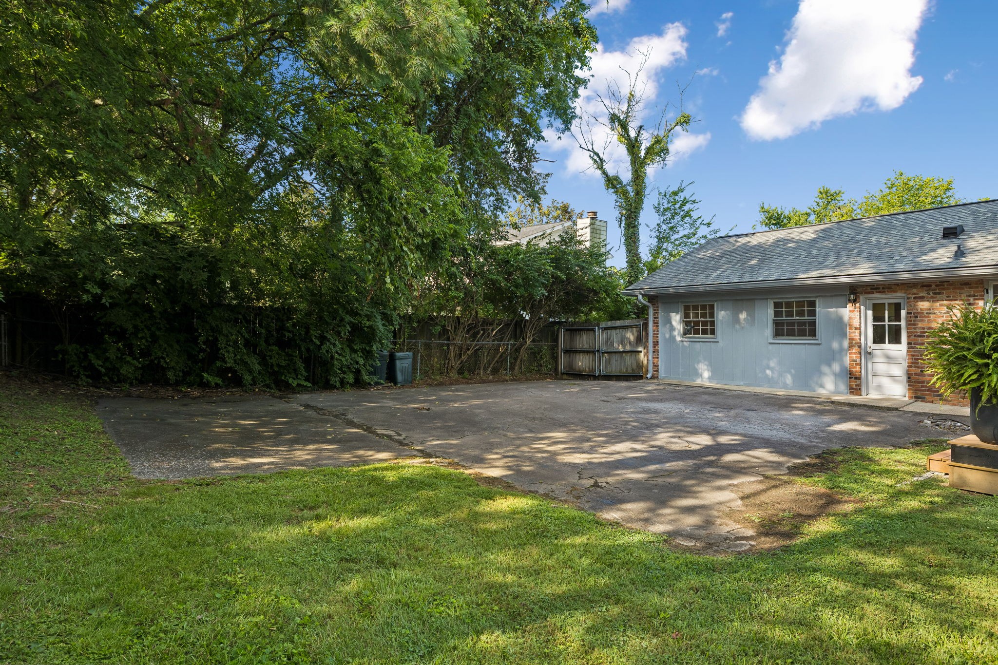 7404 Harness Dr