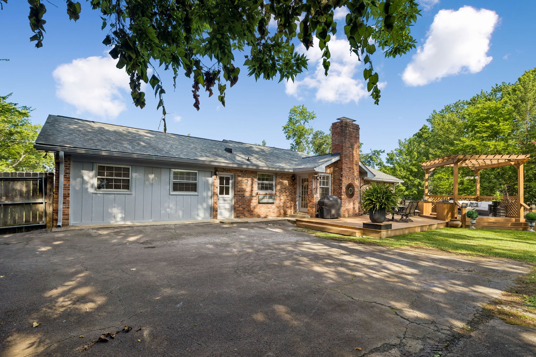 7404 Harness Dr