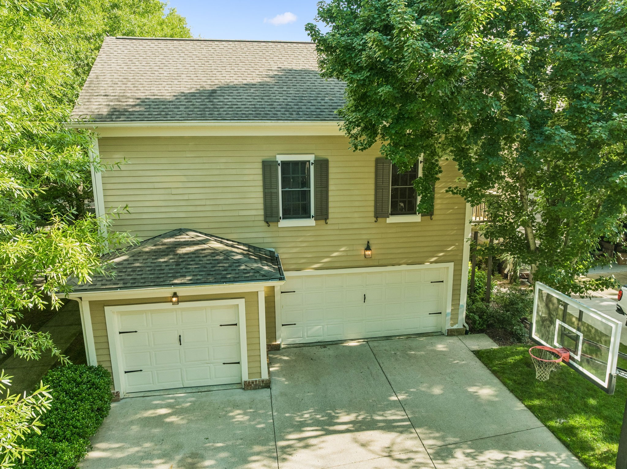 712 Abbott Pl