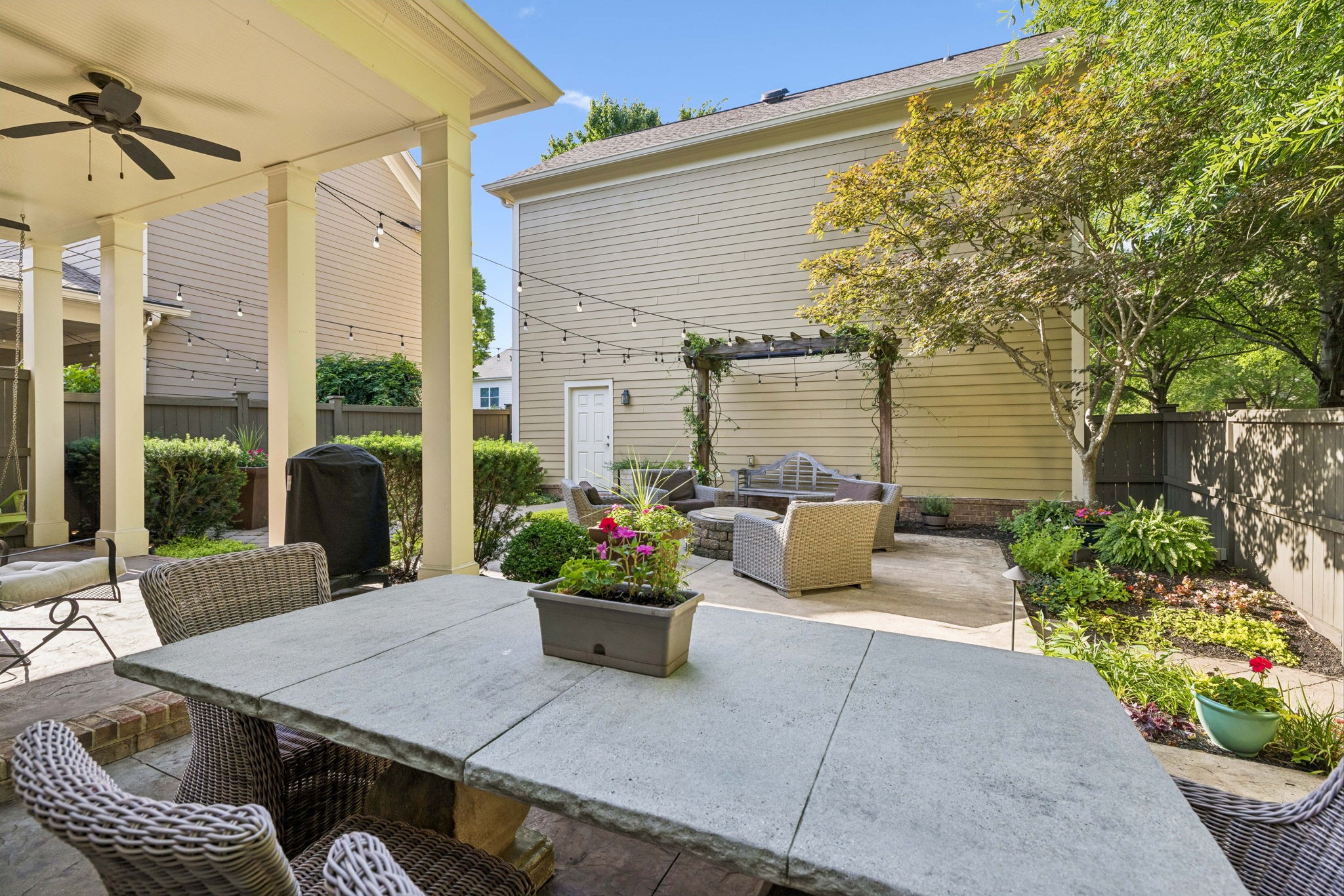 712 Abbott Pl
