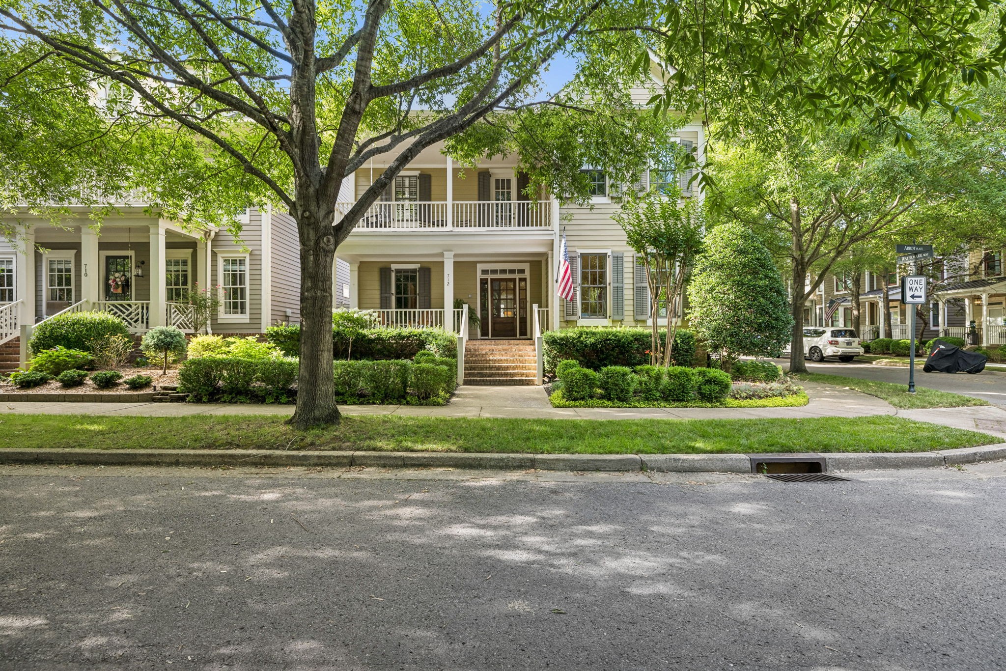 712 Abbott Pl