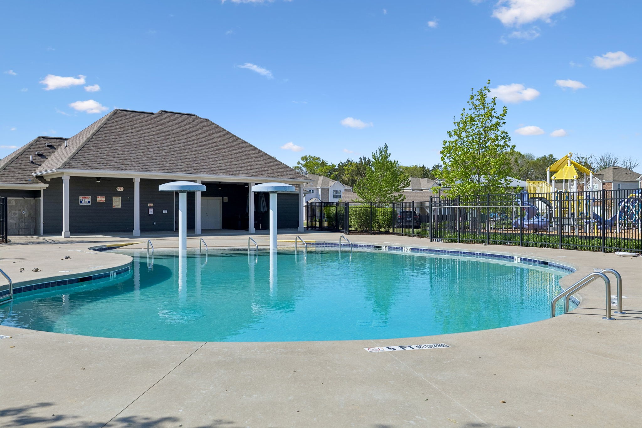 7647 Gunners Landing Dr