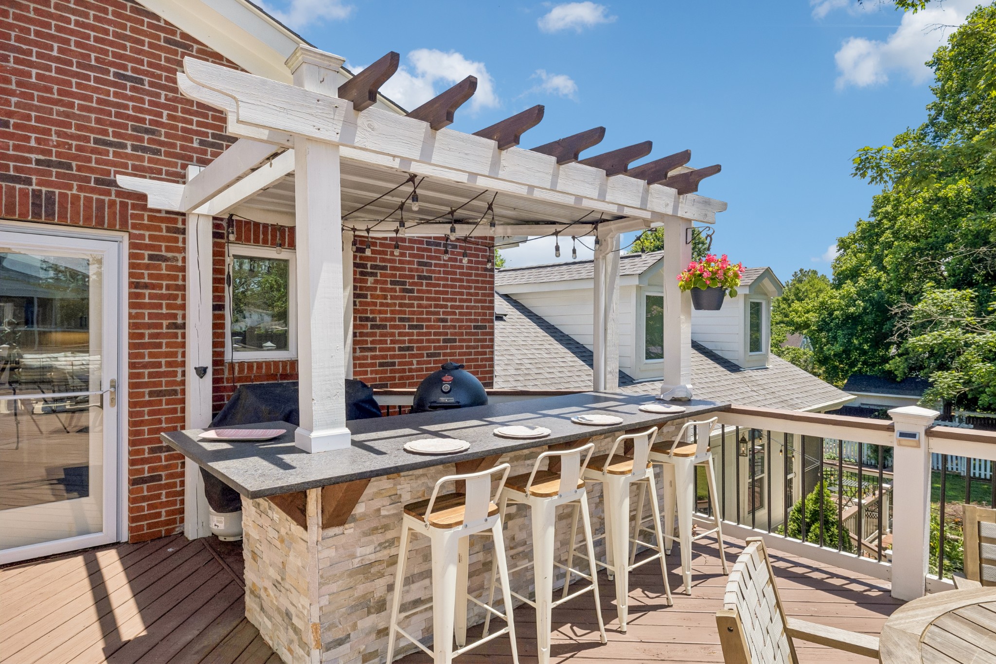 552 Overview Ln