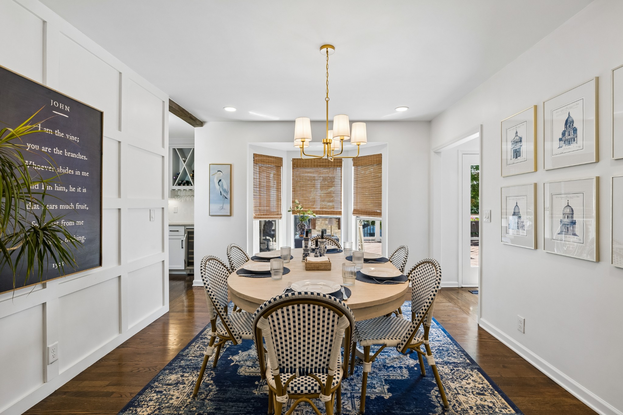 552 Overview Ln