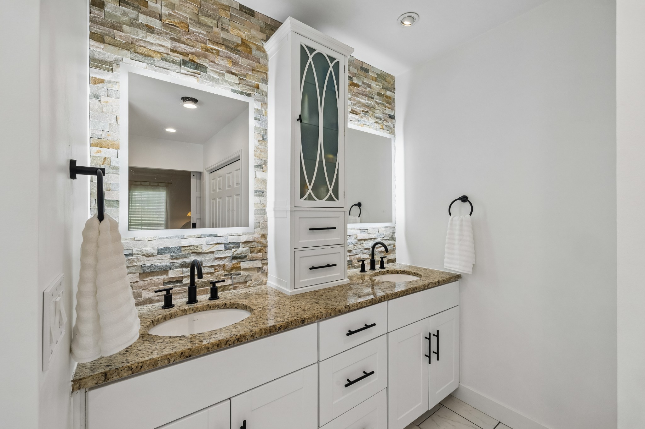 552 Overview Ln