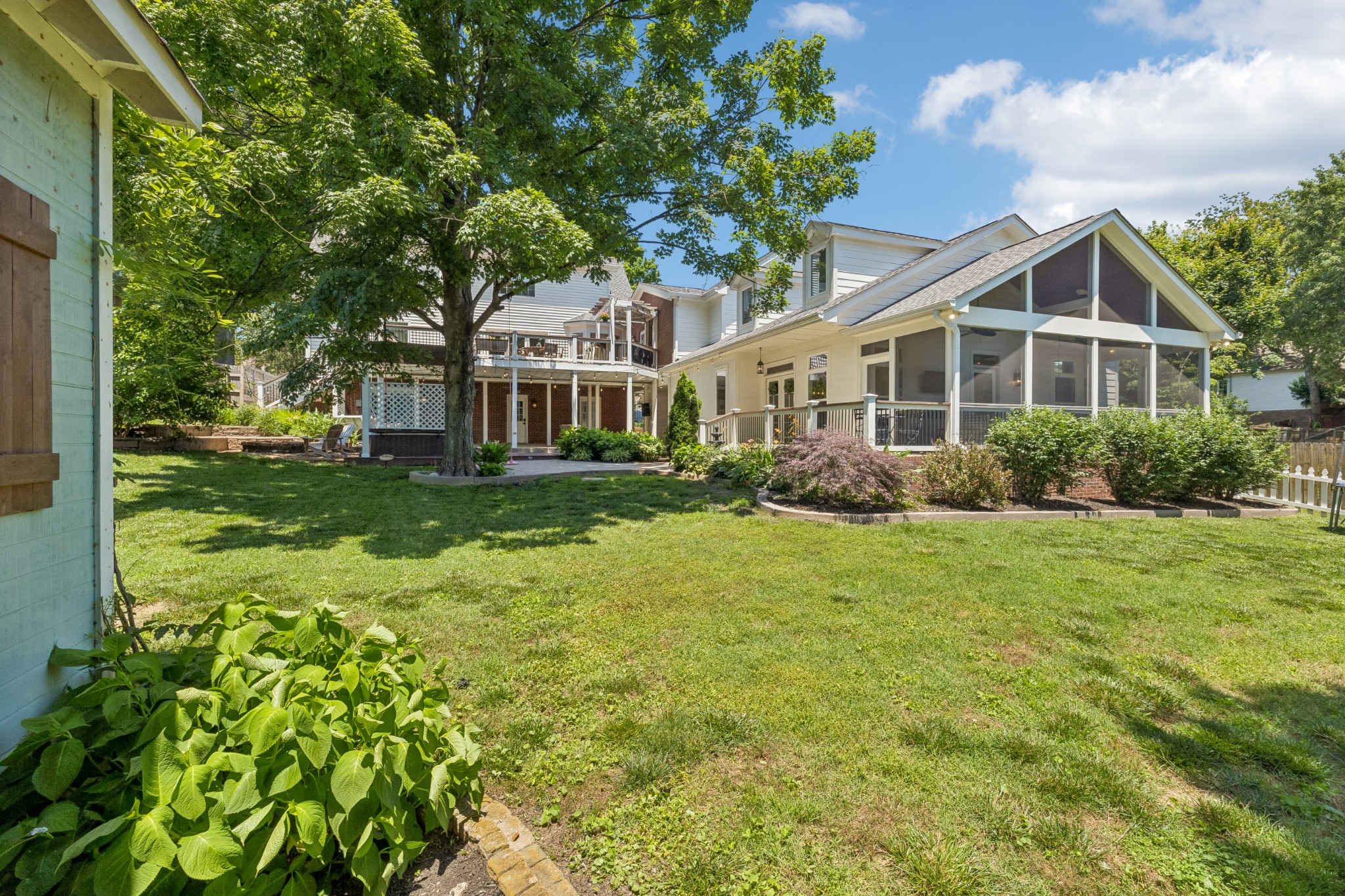 552 Overview Ln