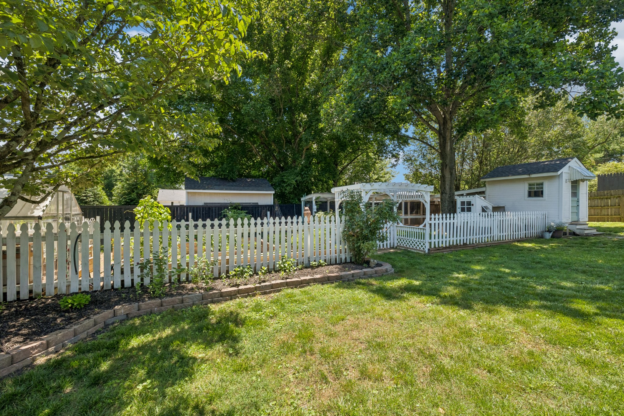 552 Overview Ln