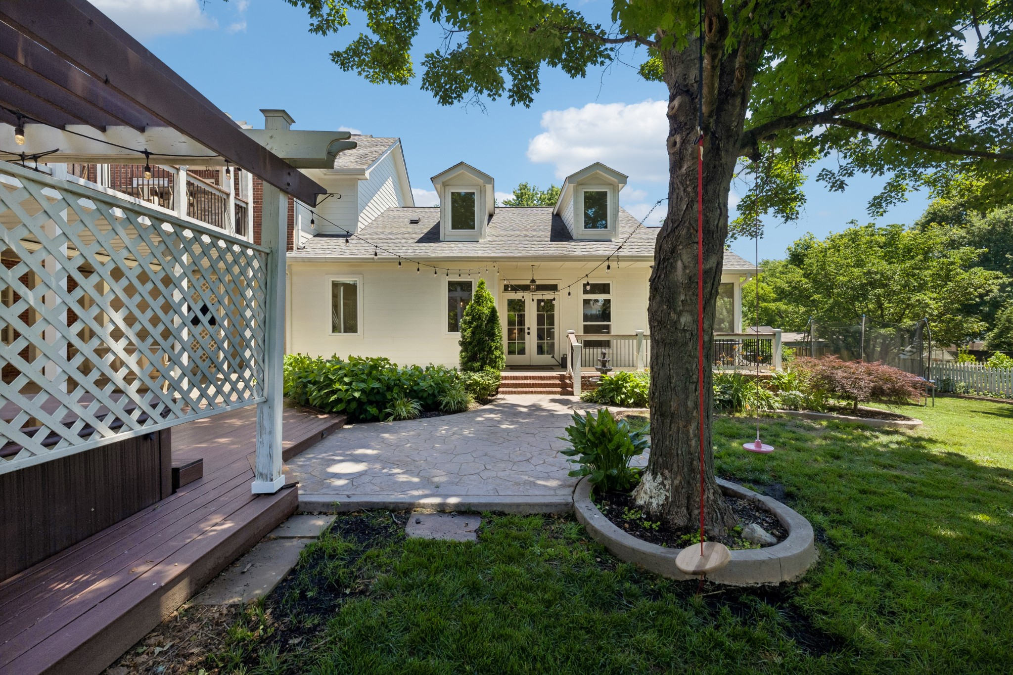 552 Overview Ln