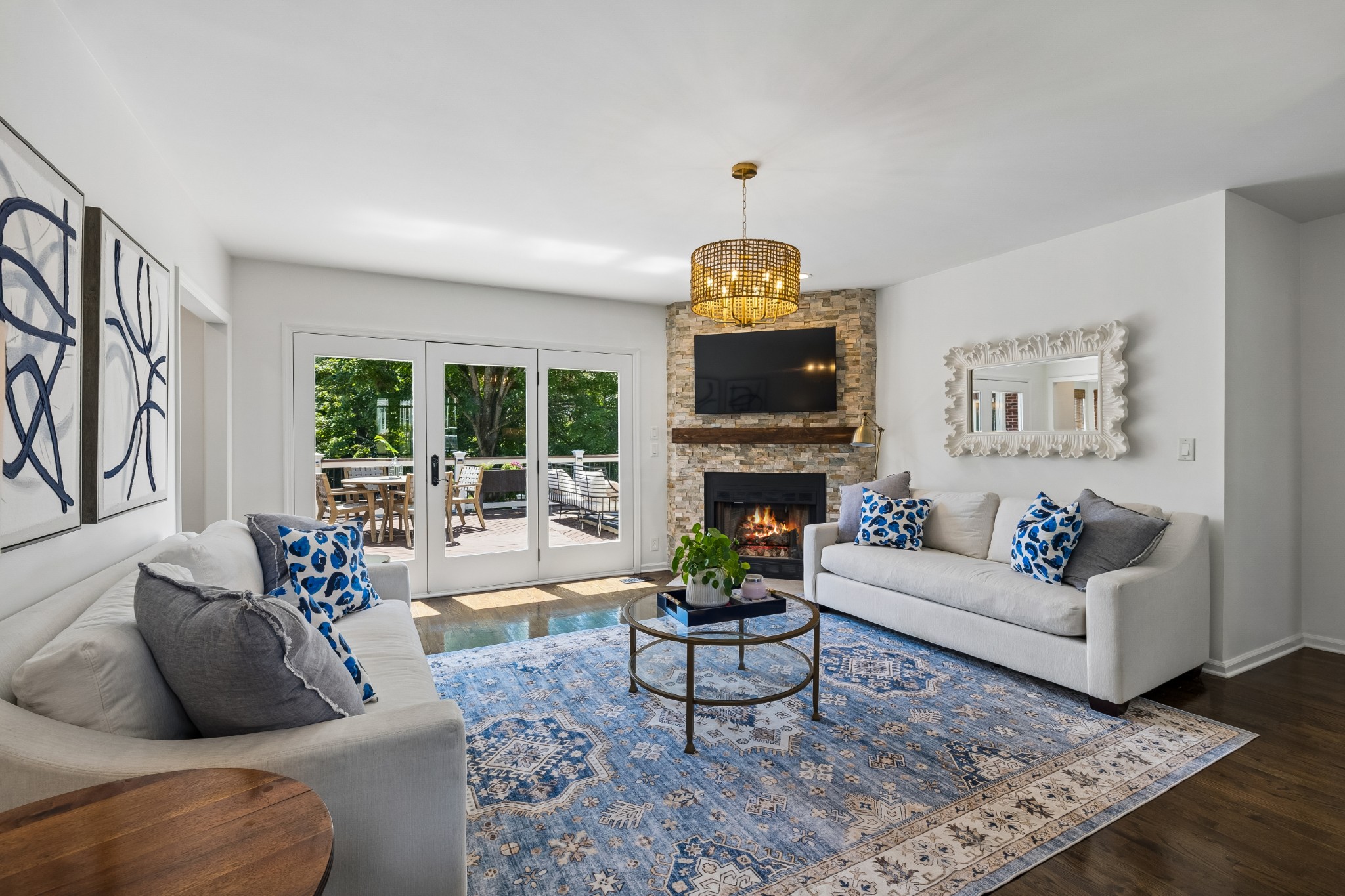 552 Overview Ln