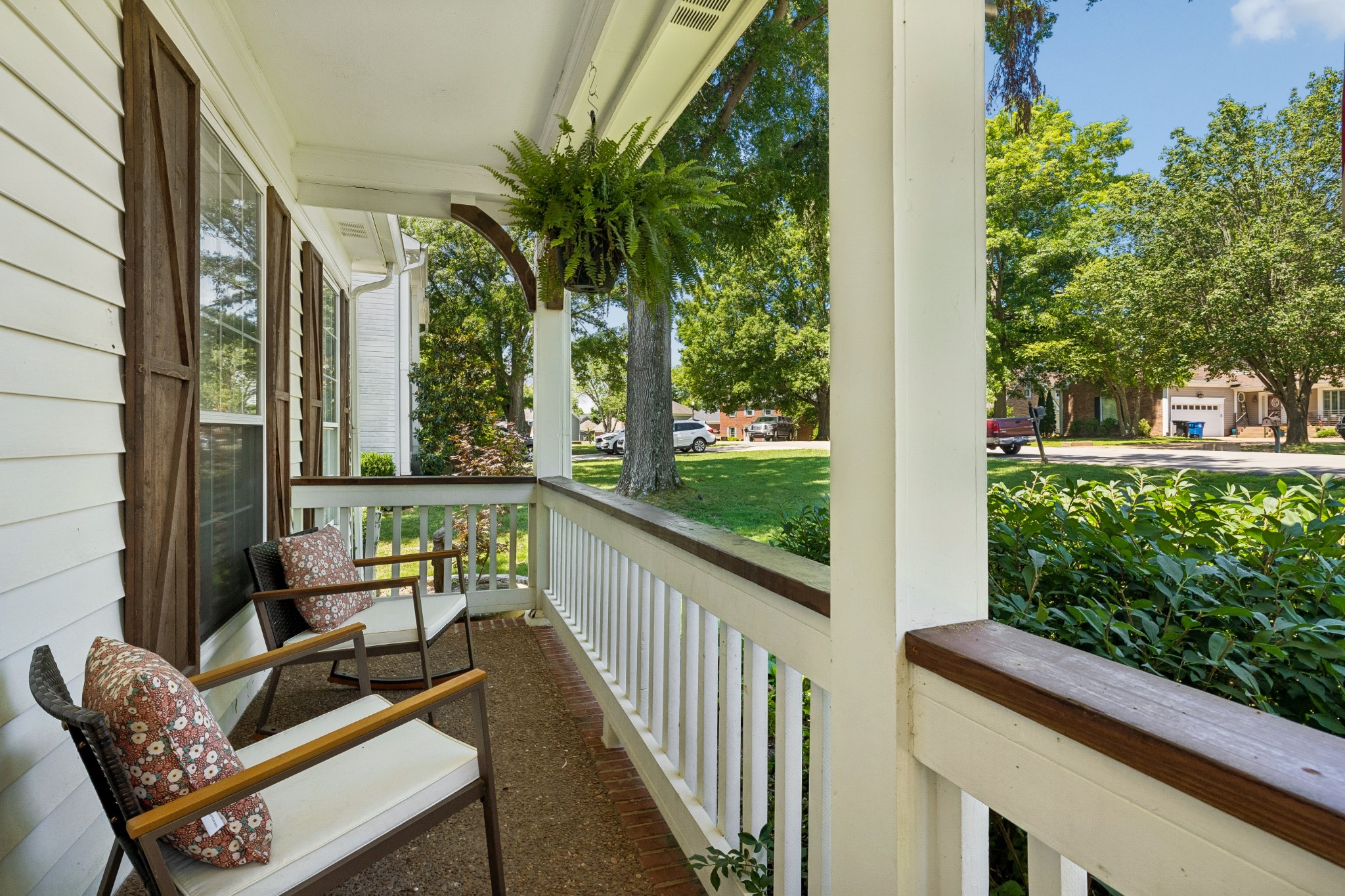 552 Overview Ln
