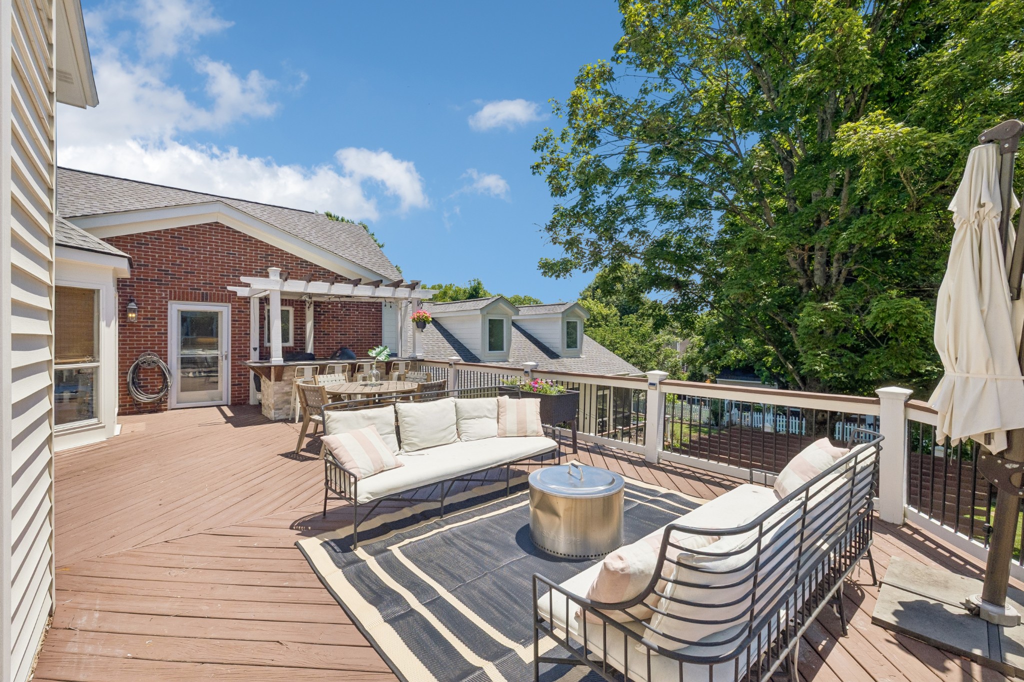 552 Overview Ln