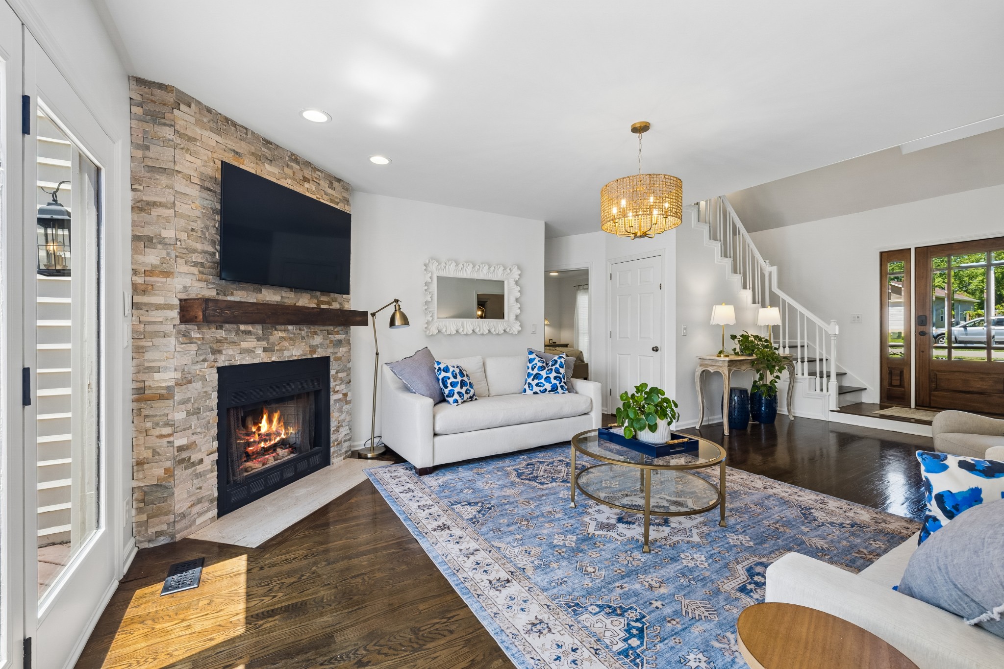 552 Overview Ln