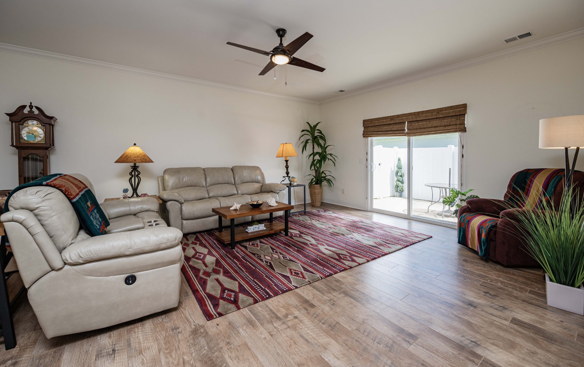 3520 Pershing Dr