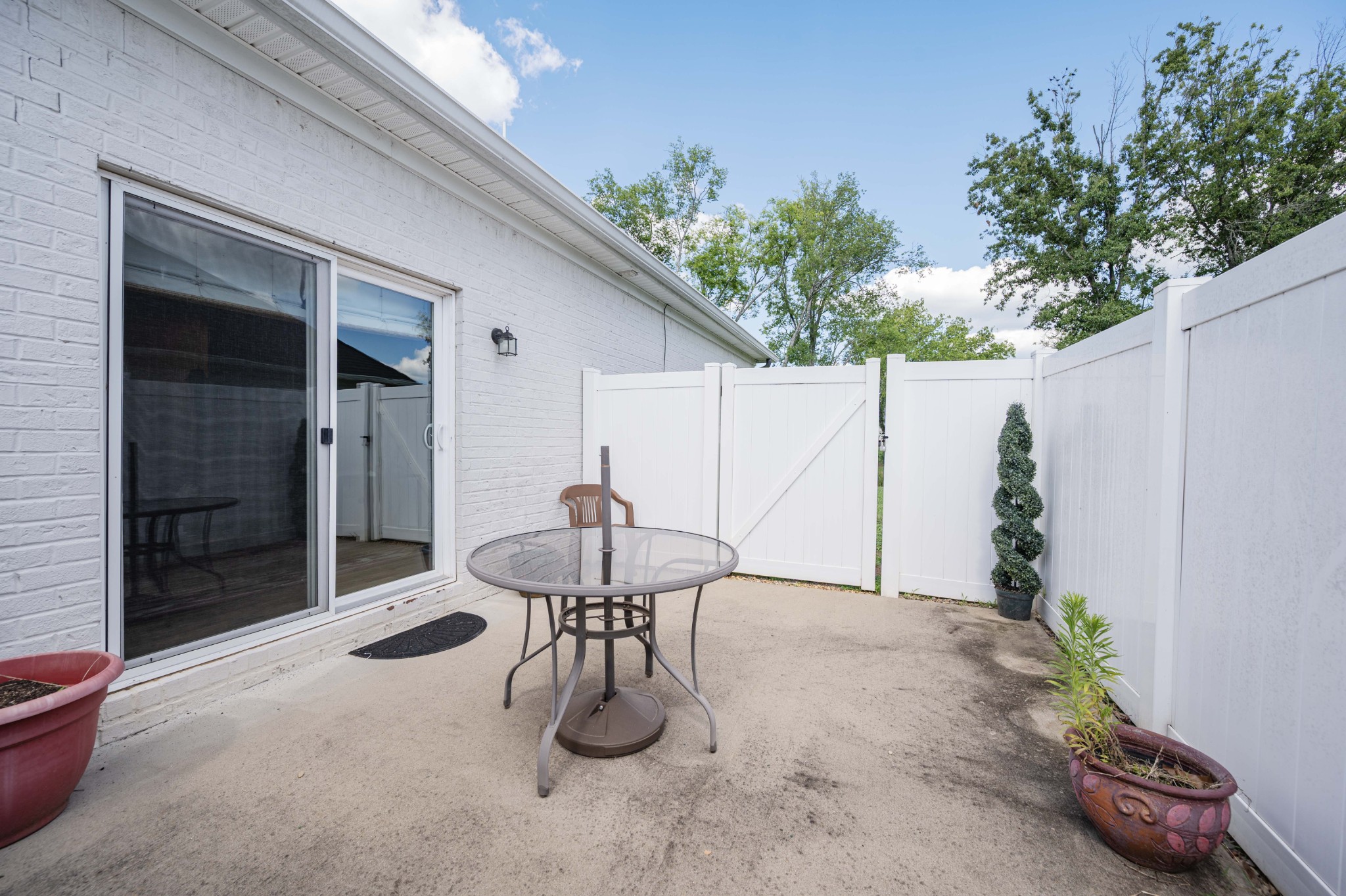 3520 Pershing Dr